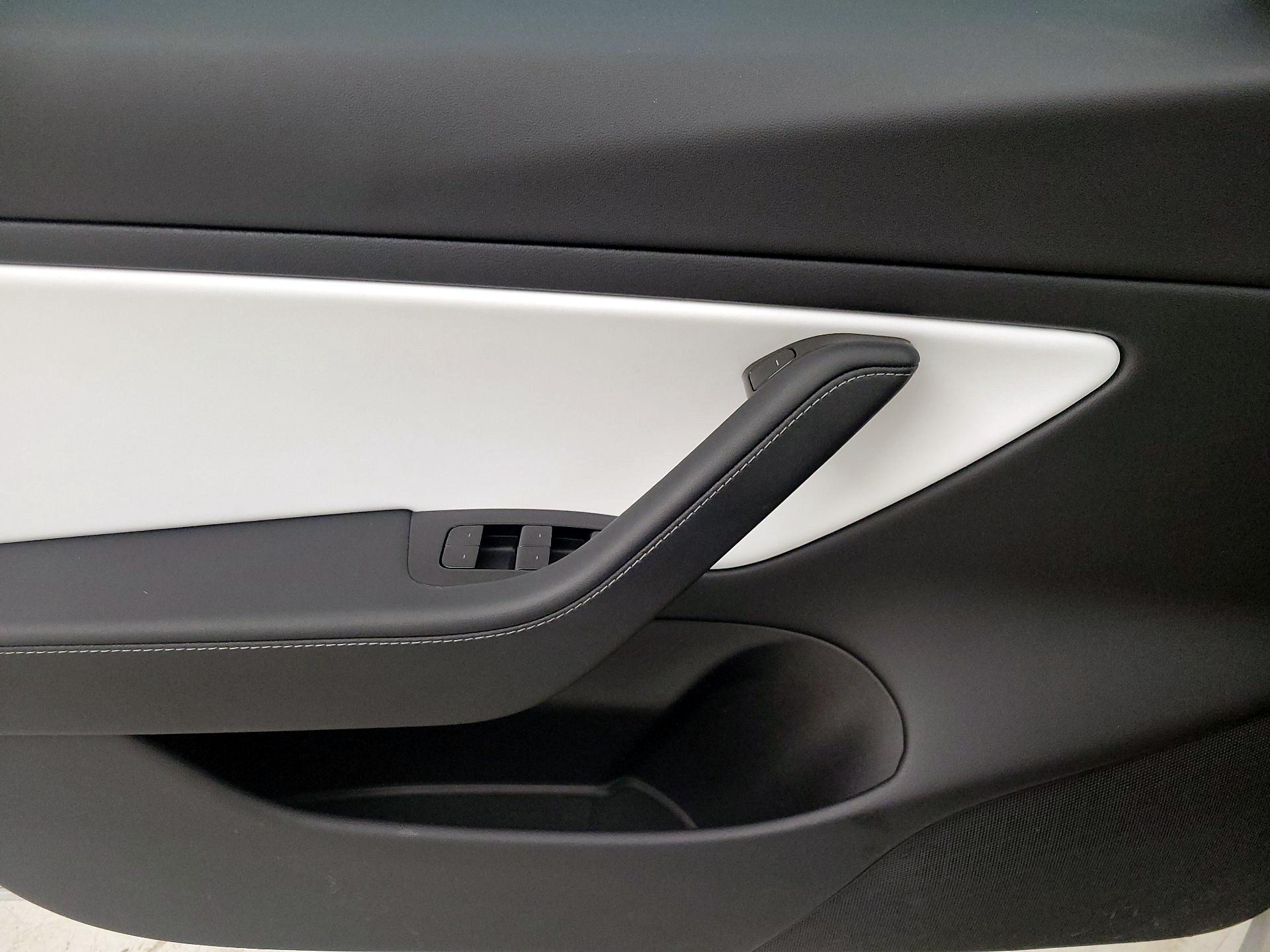 Thumbnail: 2020 Tesla Model 3 - 12