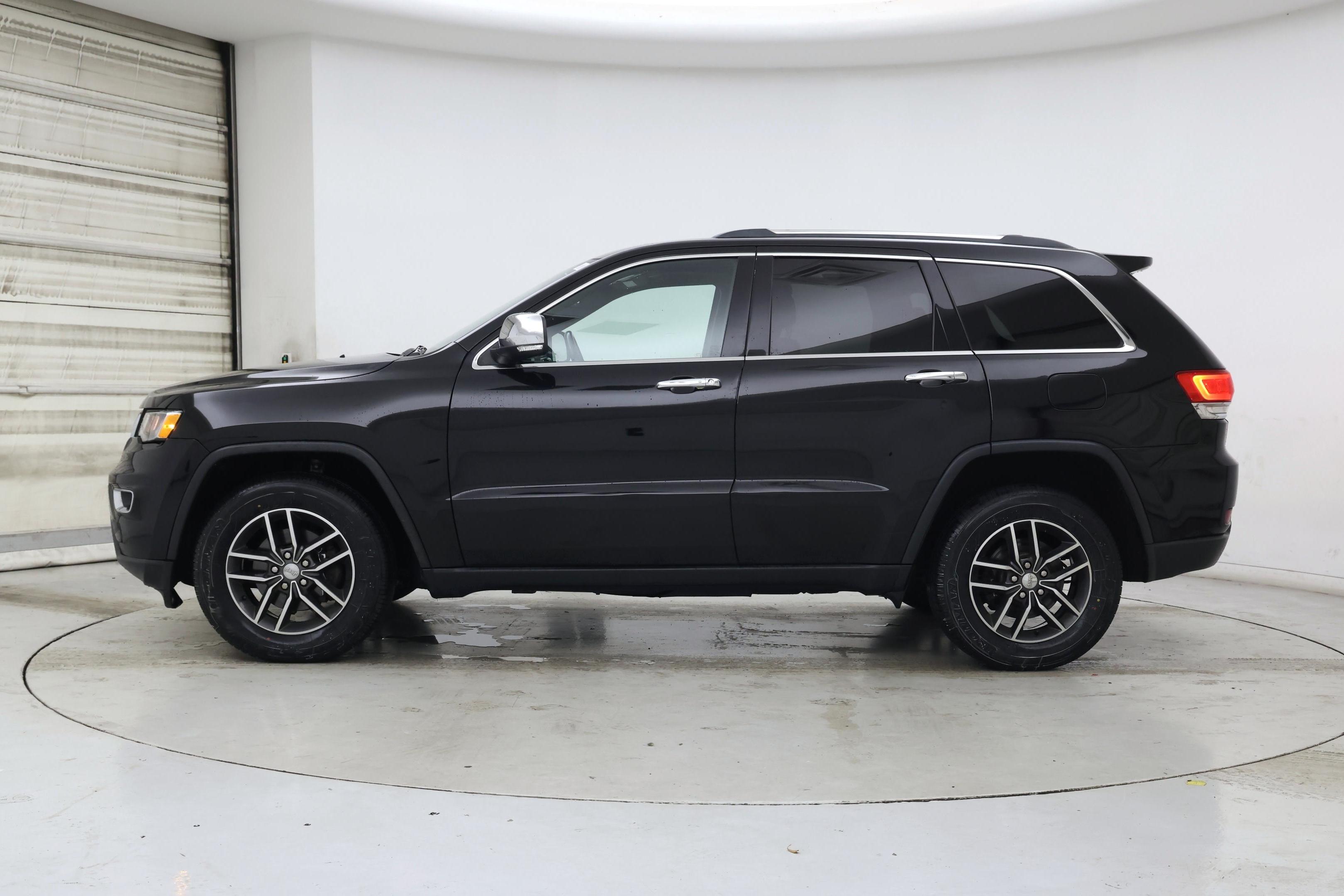 Thumbnail: 2018 Jeep Grand Cherokee - 3