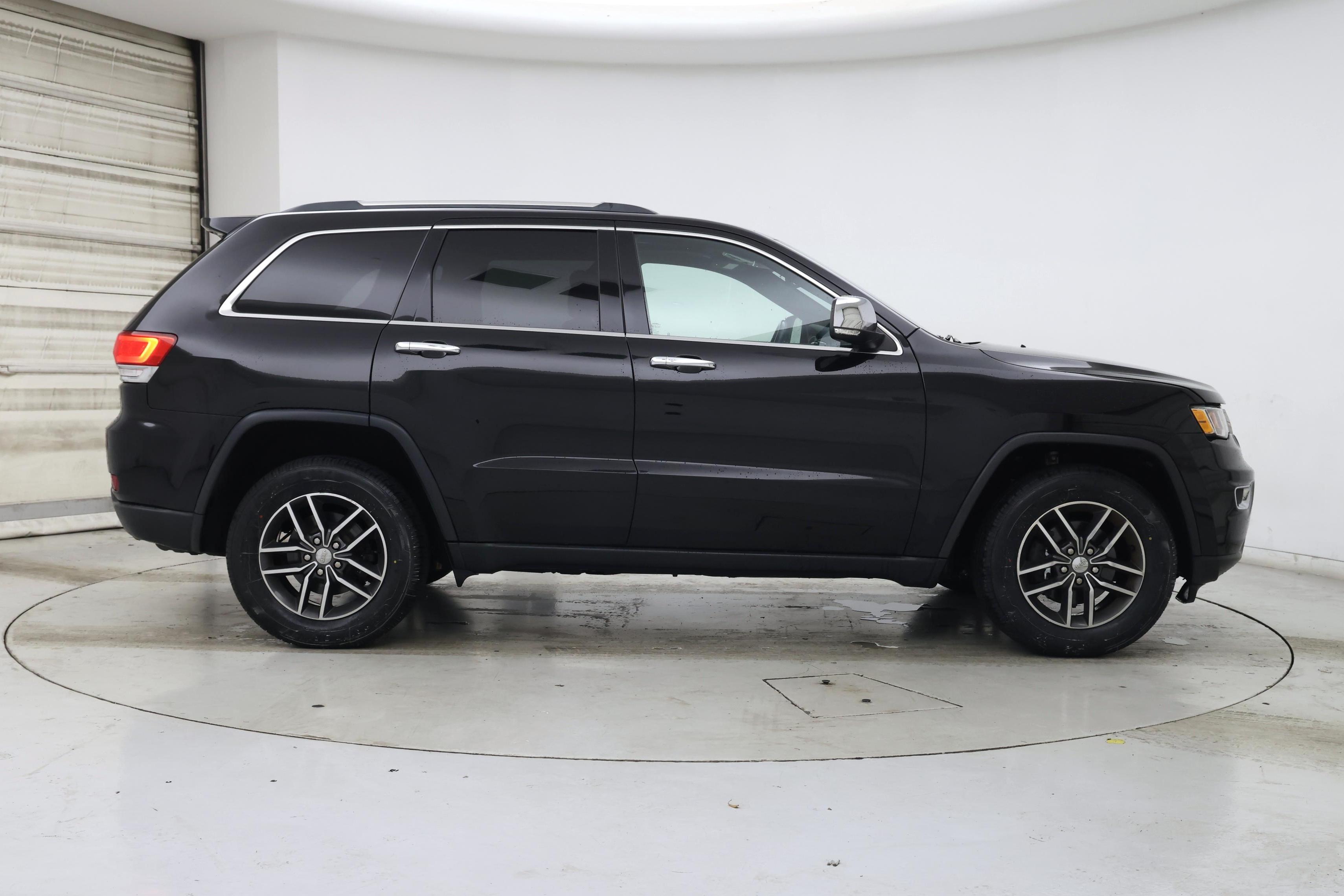 Thumbnail: 2018 Jeep Grand Cherokee - 7