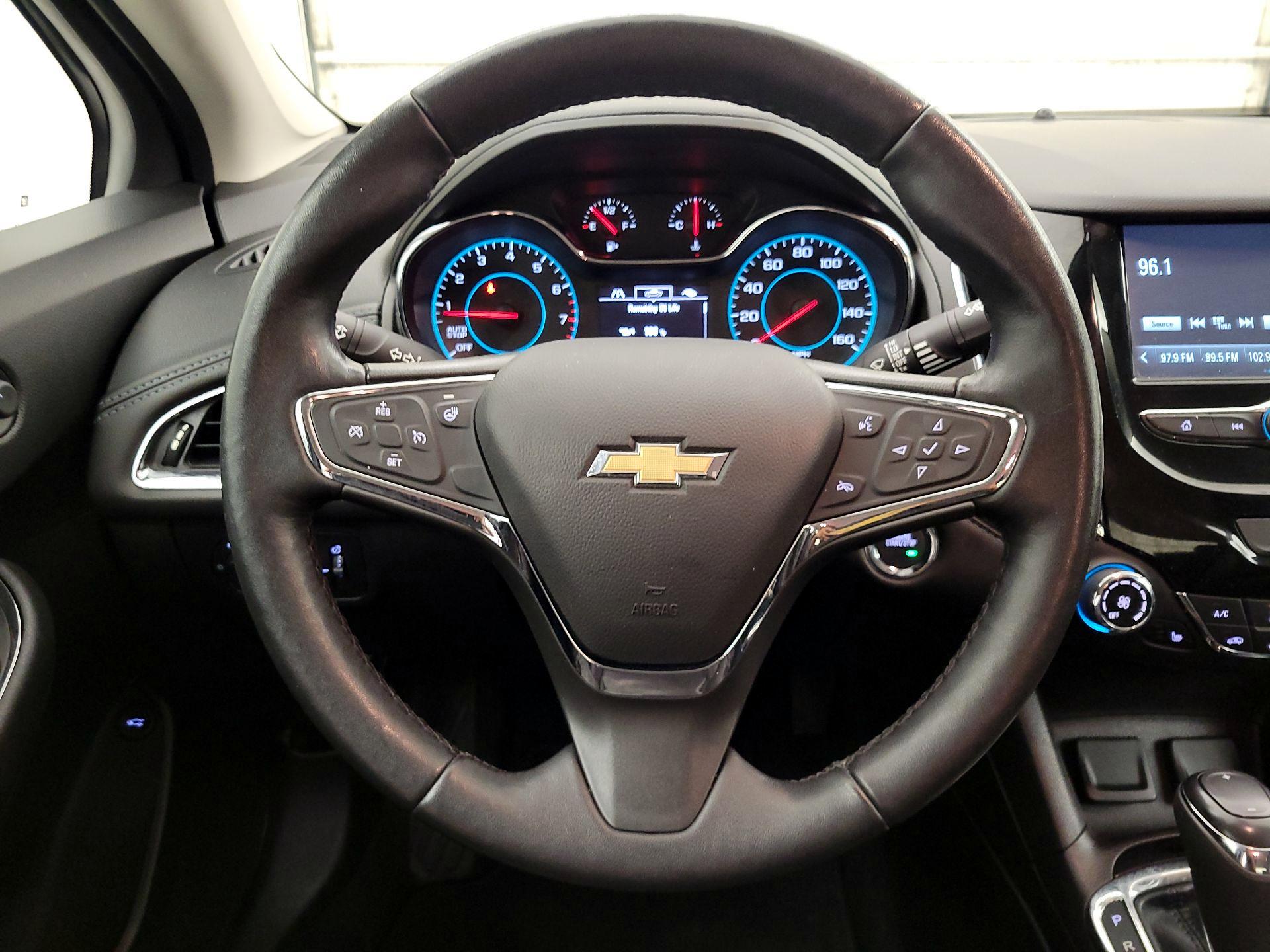 Thumbnail: 2018 Chevrolet Cruze - 10