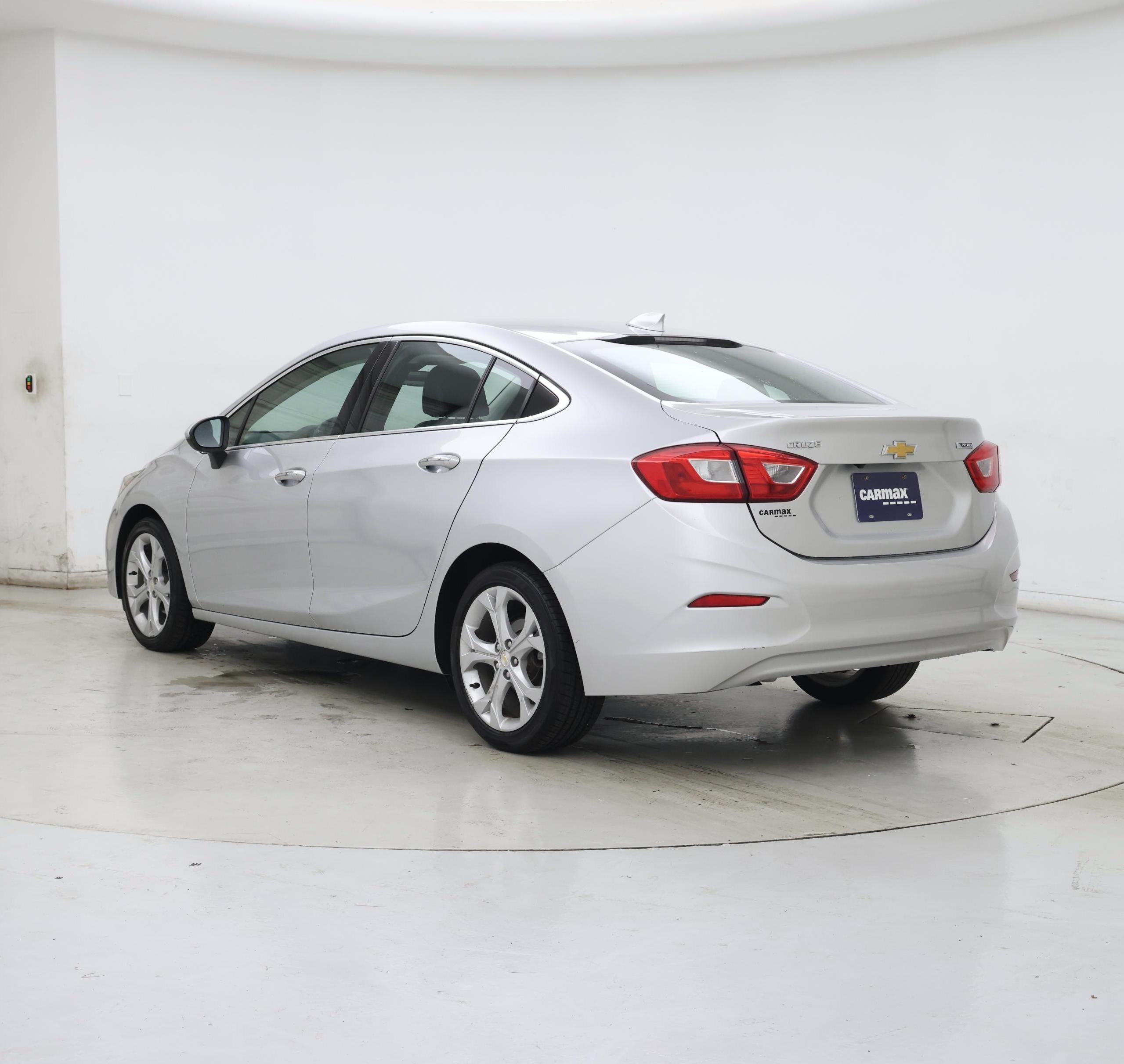 Thumbnail: 2018 Chevrolet Cruze - 2