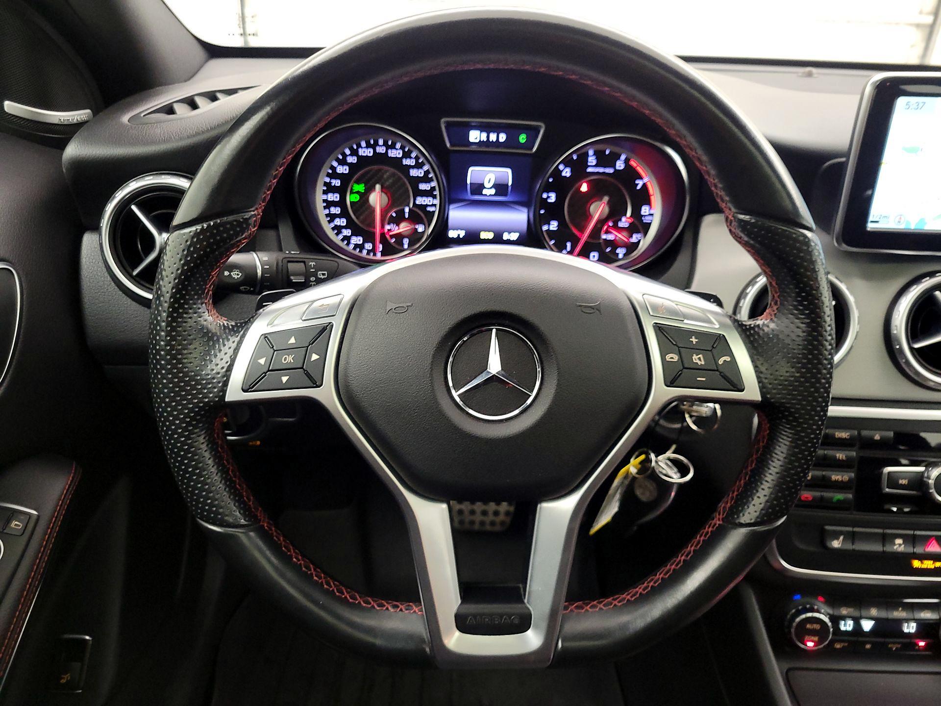 Thumbnail: 2015 Mercedes-Benz GLA - 10