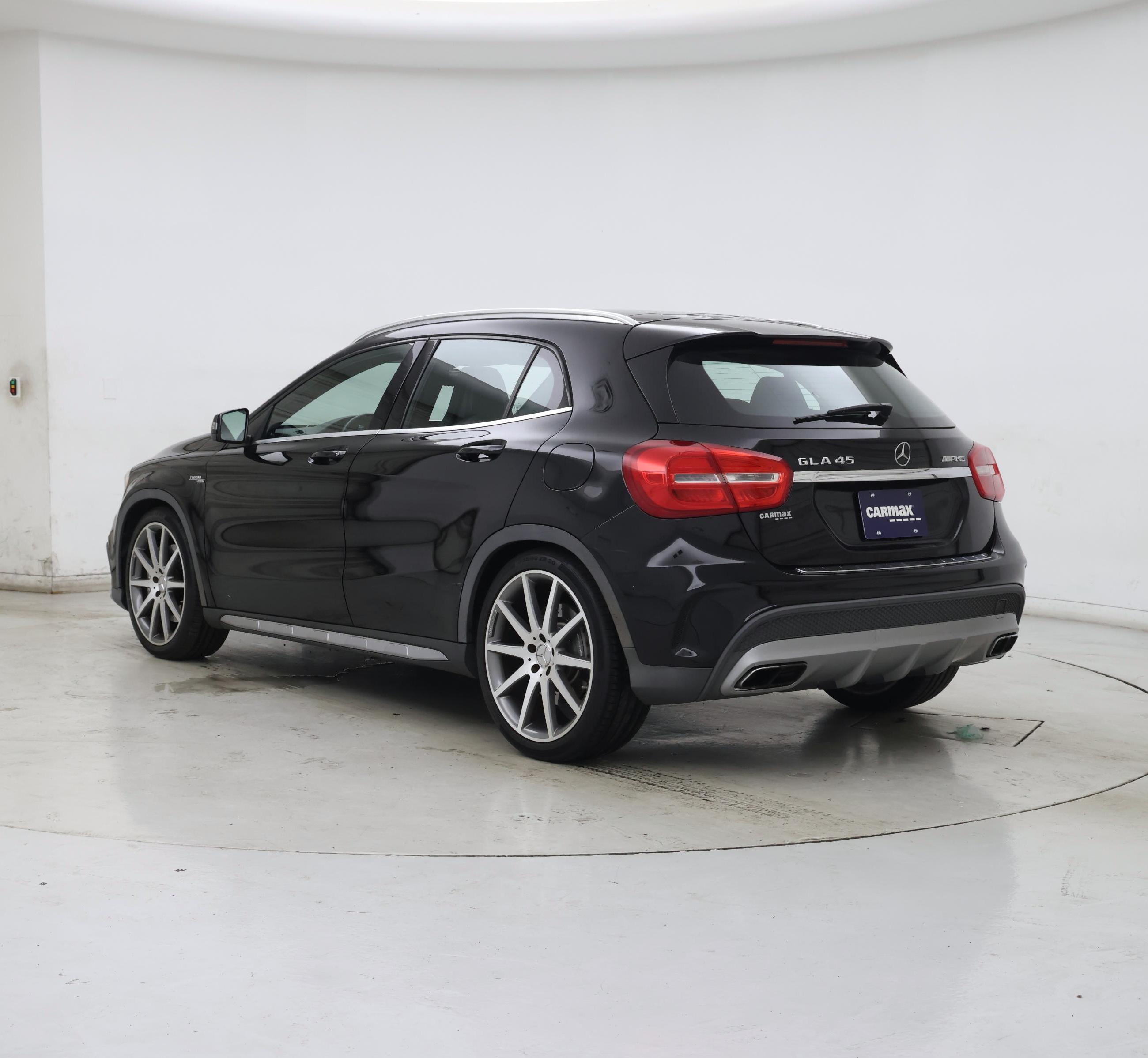 Thumbnail: 2015 Mercedes-Benz GLA - 2