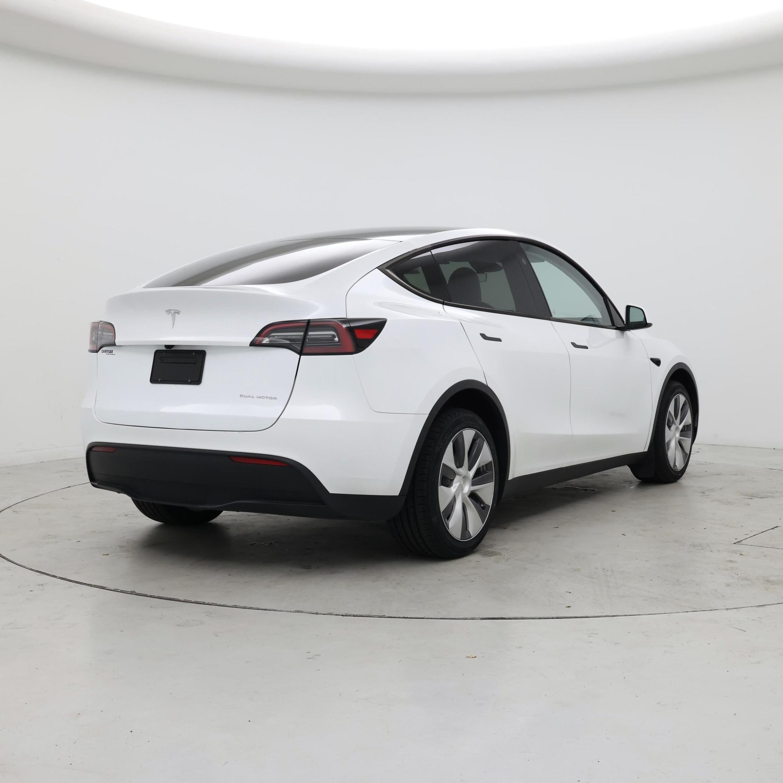Thumbnail: 2023 Tesla Model Y - 8
