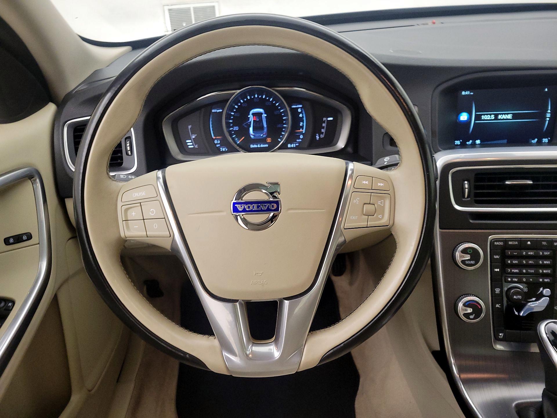 Thumbnail: 2016 Volvo S60 - 10