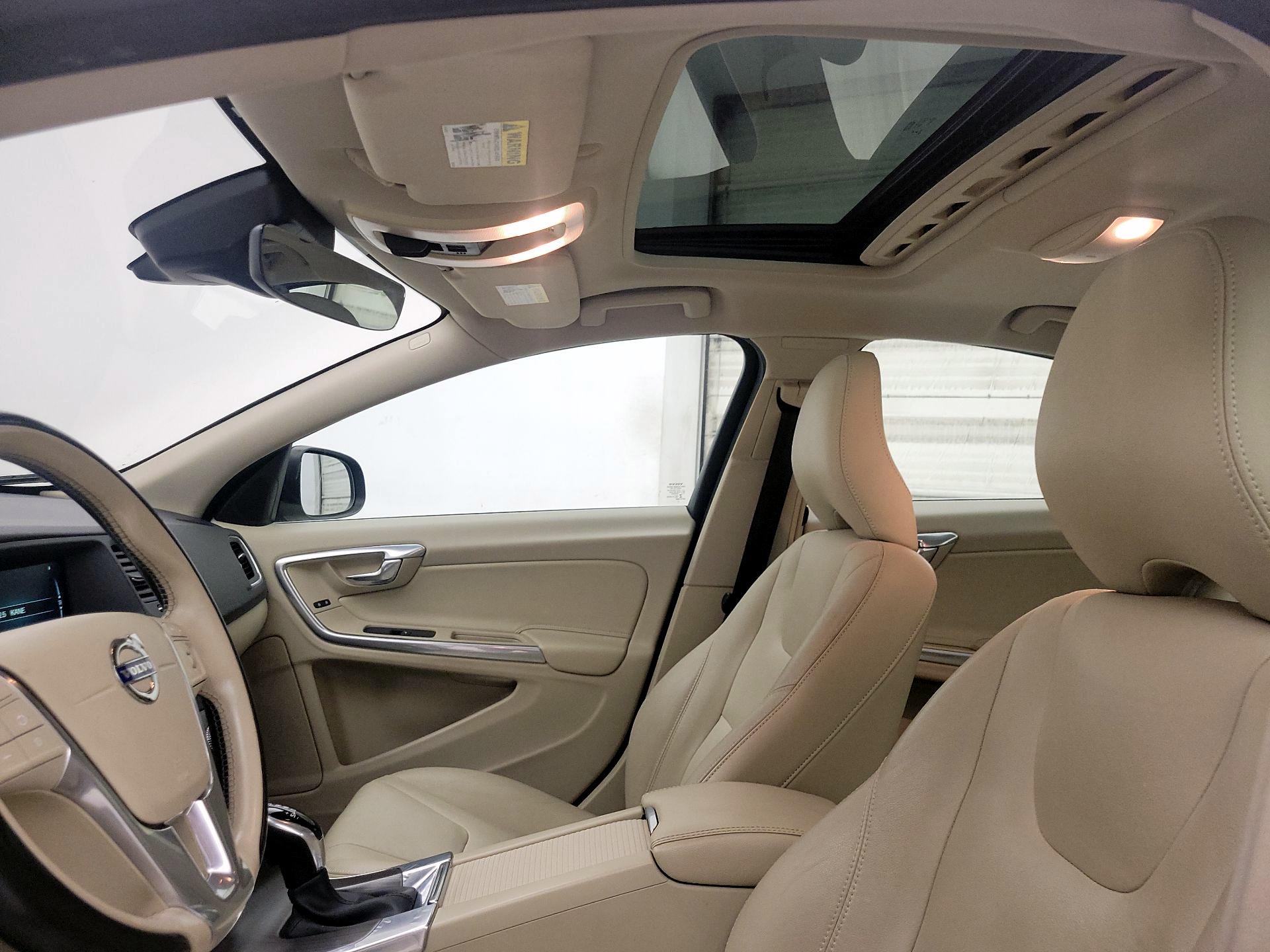 Thumbnail: 2016 Volvo S60 - 18