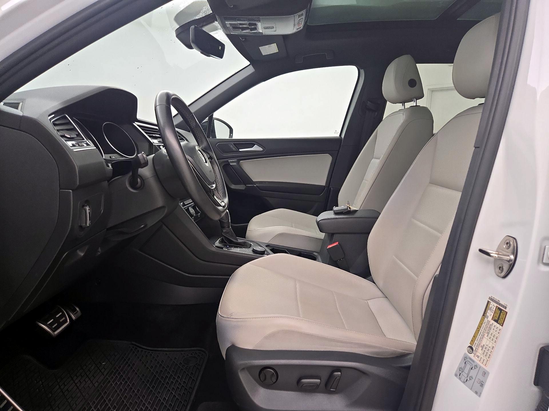 Thumbnail: 2020 Volkswagen Tiguan - 11