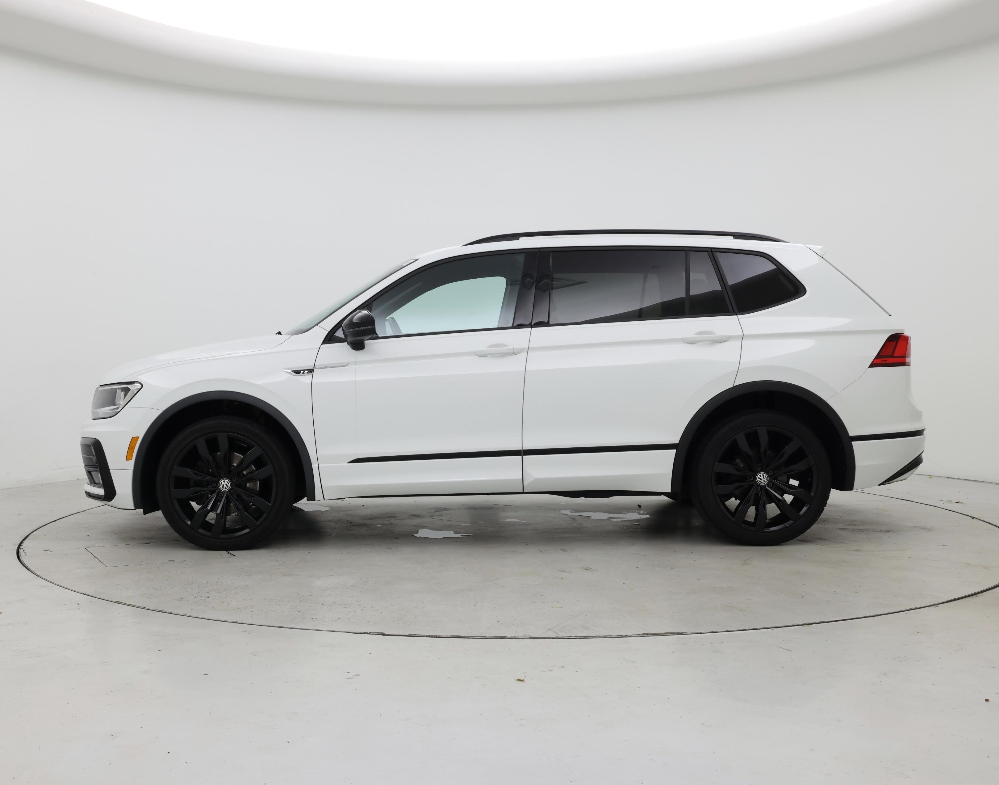 Thumbnail: 2020 Volkswagen Tiguan - 3
