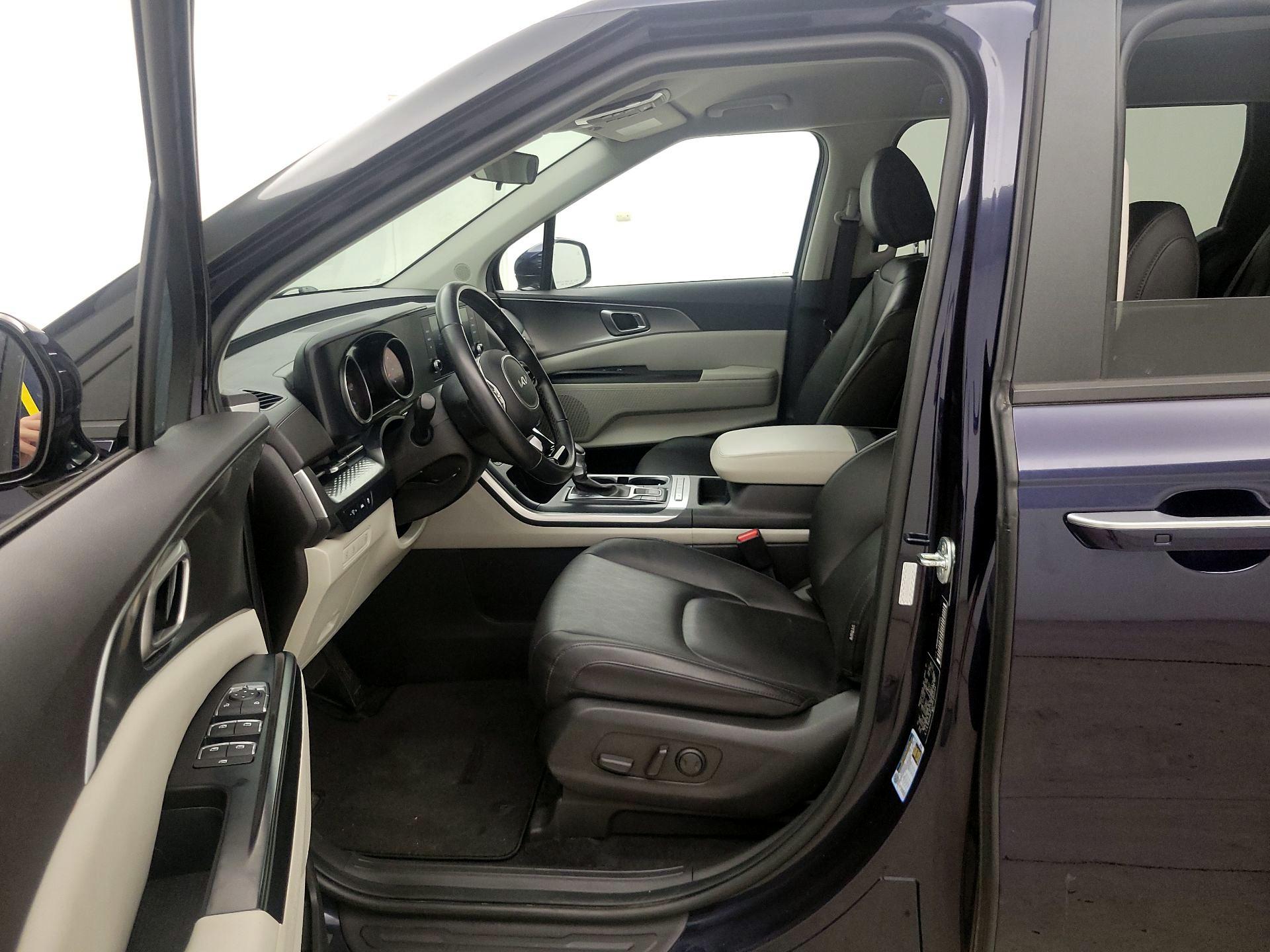 Thumbnail: 2022 Kia Carnival - 11