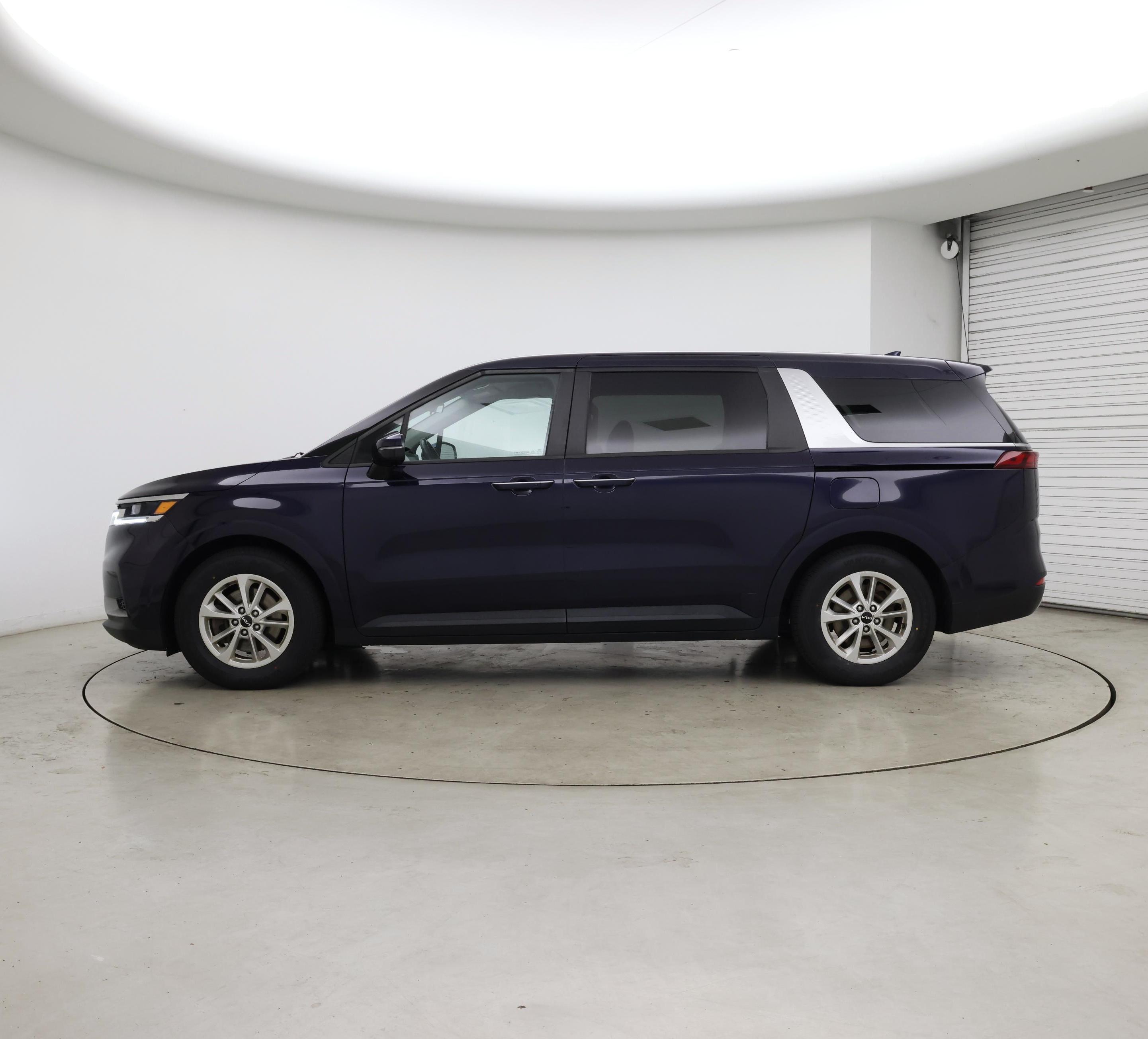 Thumbnail: 2022 Kia Carnival - 3