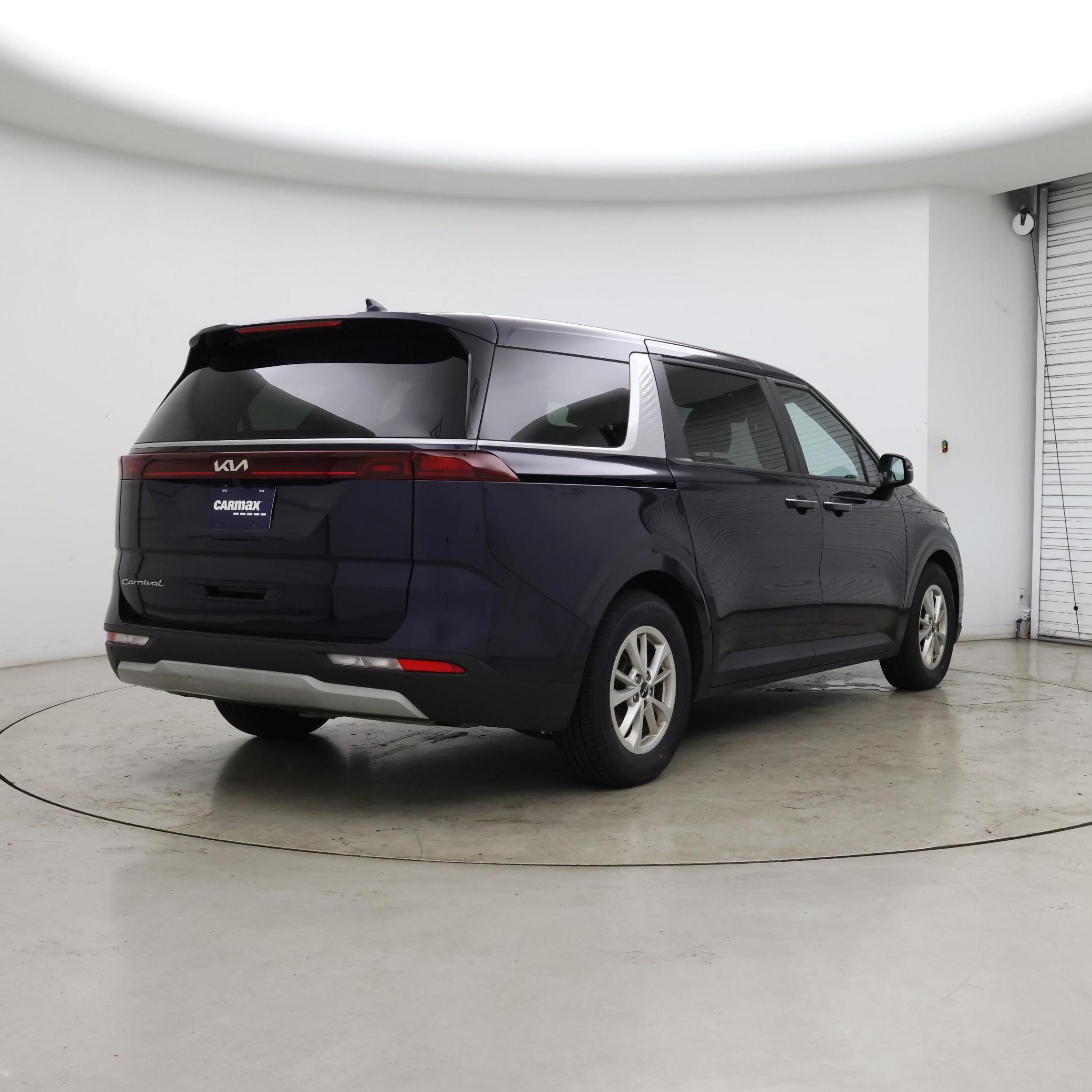 Thumbnail: 2022 Kia Carnival - 8