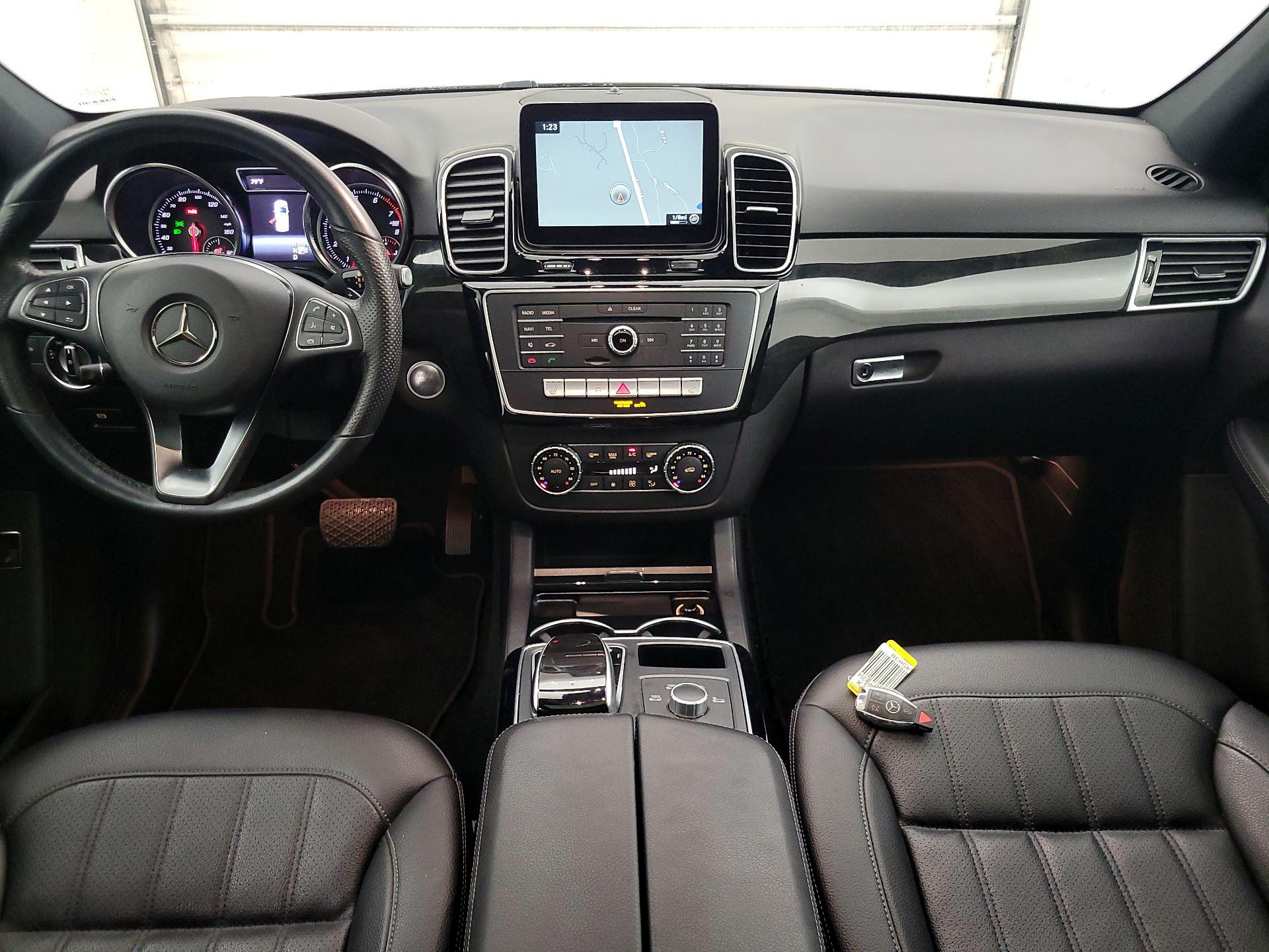 Thumbnail: 2017 Mercedes-Benz GLE - 9