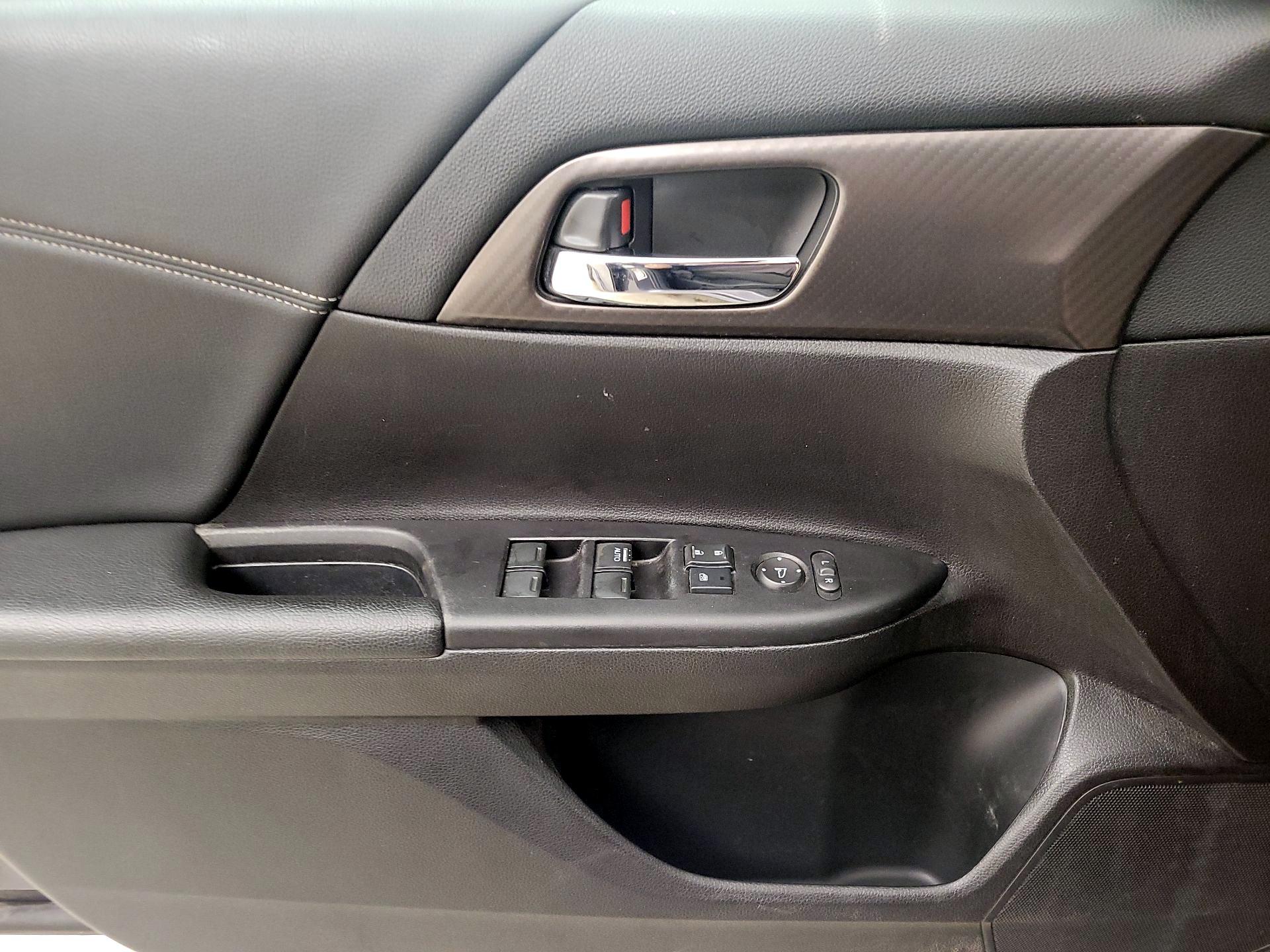 Thumbnail: 2016 Honda Accord - 12