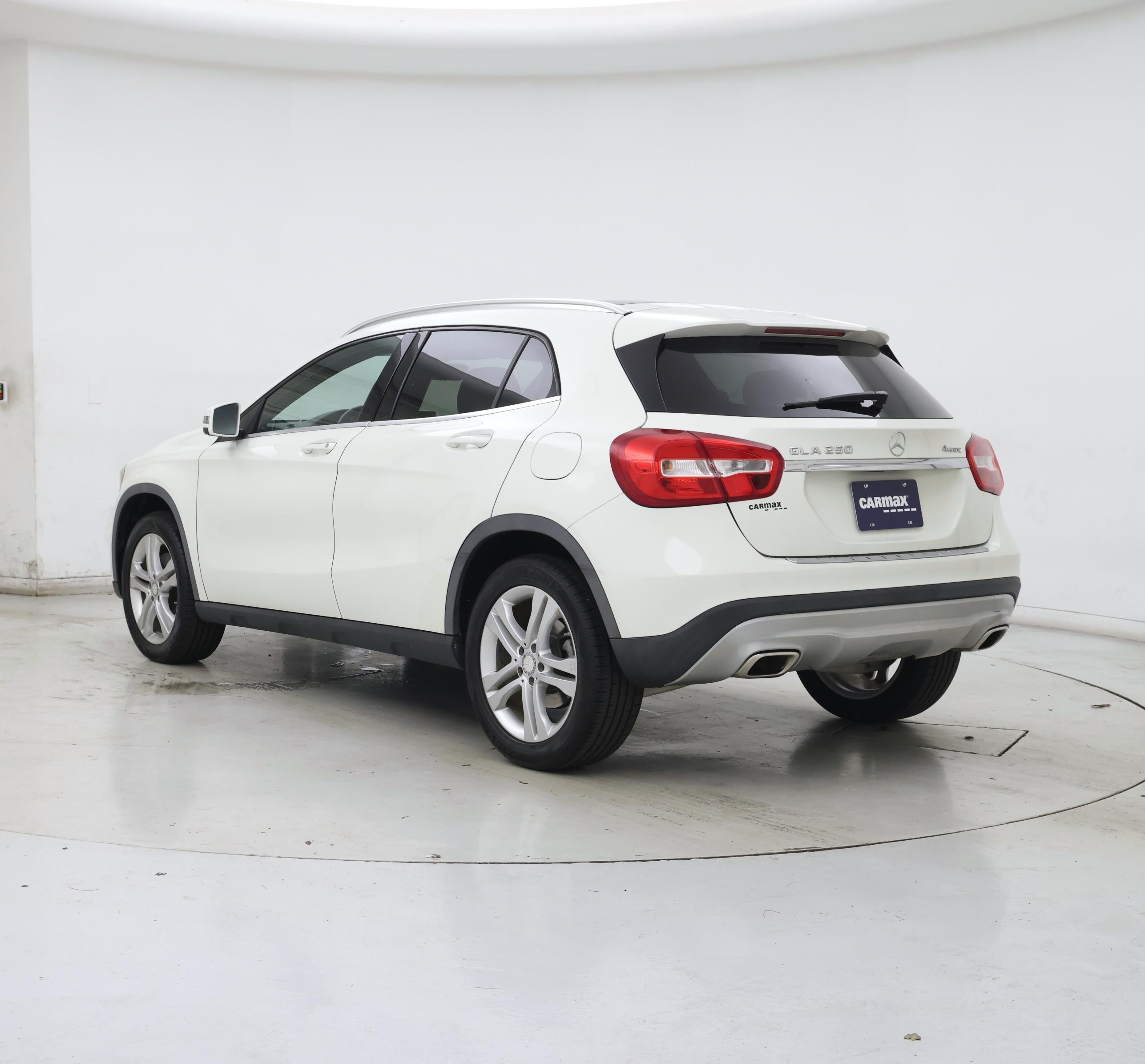 Thumbnail: 2016 Mercedes-Benz GLA - 2