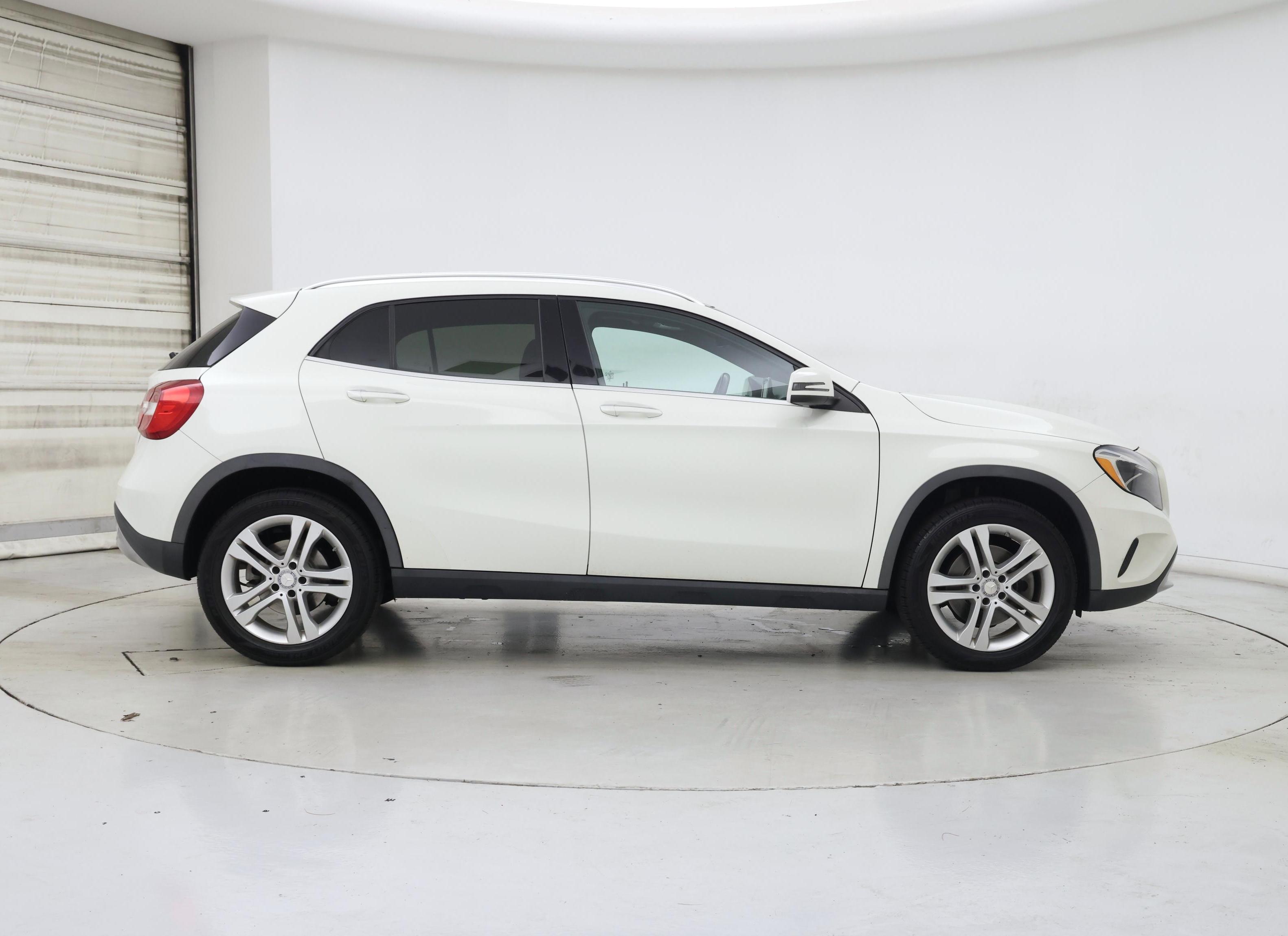 Thumbnail: 2016 Mercedes-Benz GLA - 7