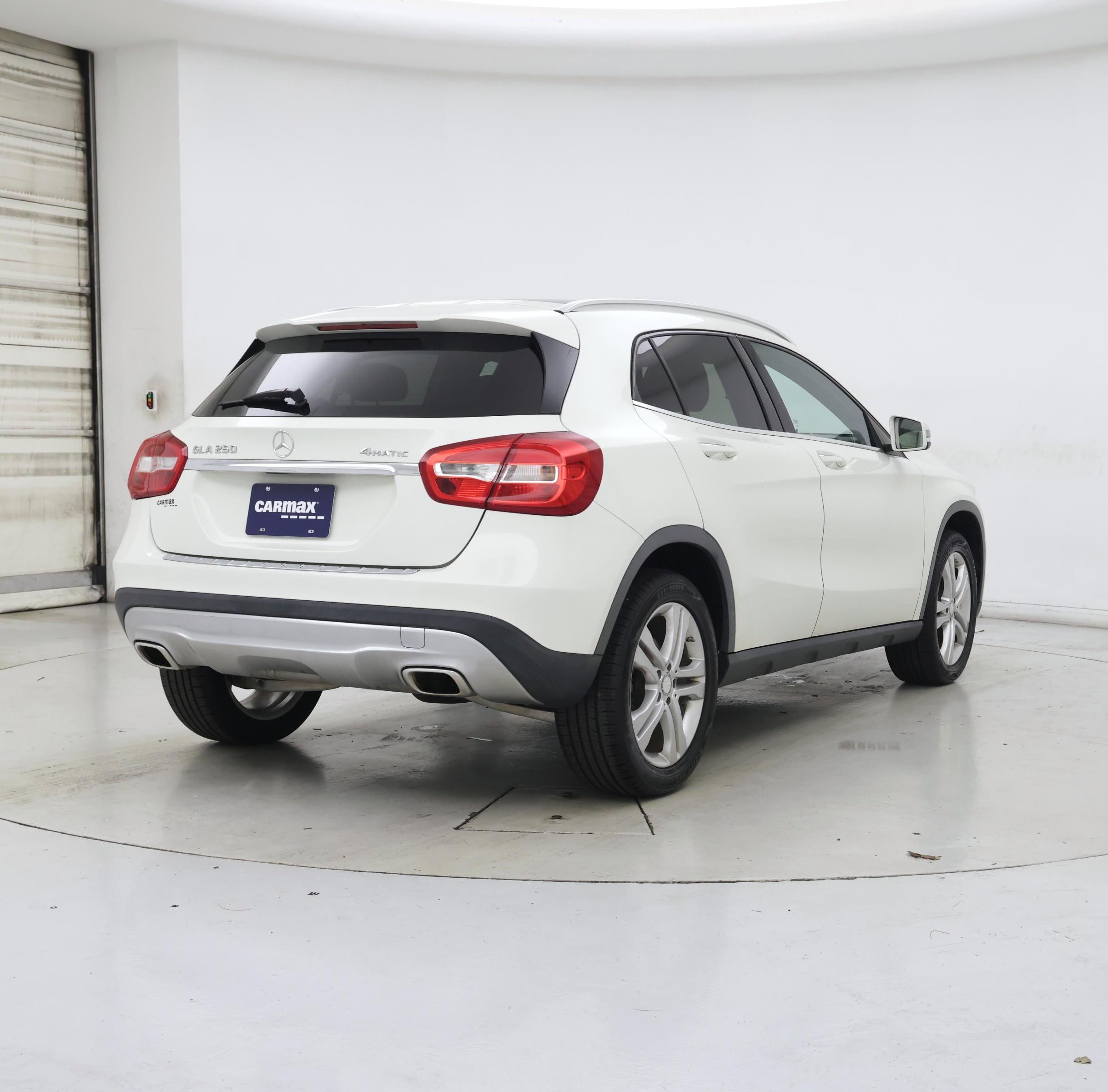 Thumbnail: 2016 Mercedes-Benz GLA - 8