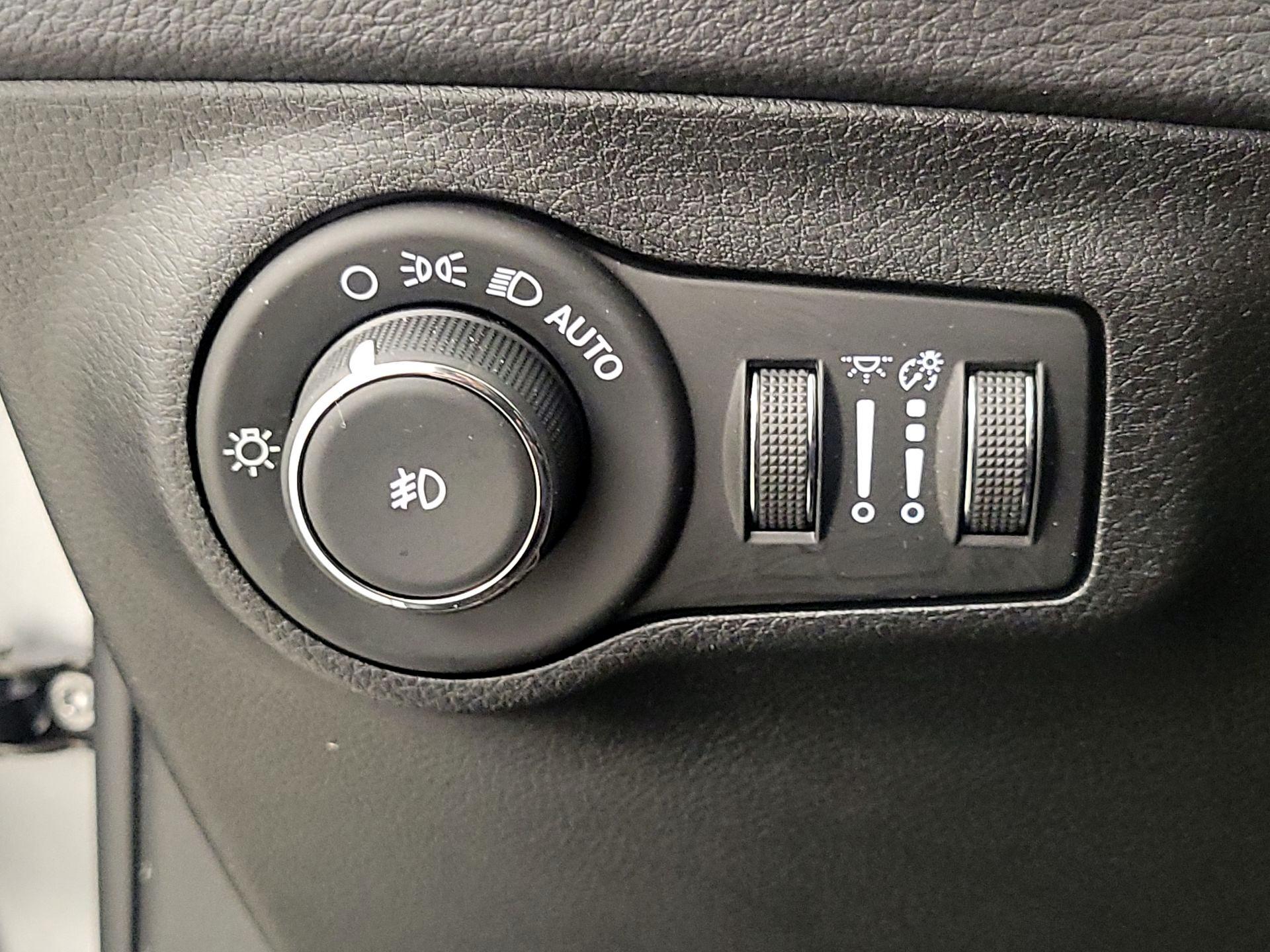 Thumbnail: 2019 Jeep Compass - 13