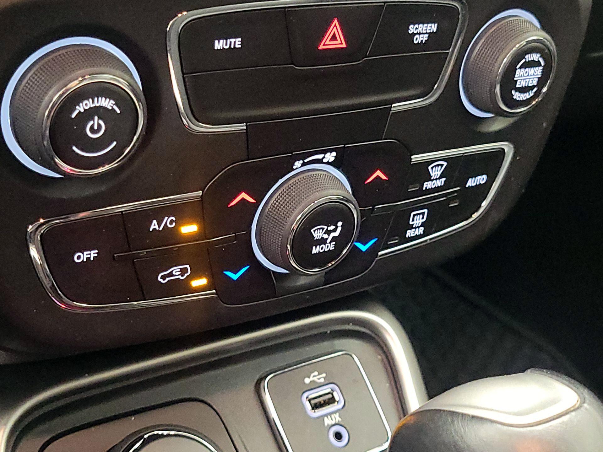Thumbnail: 2019 Jeep Compass - 16