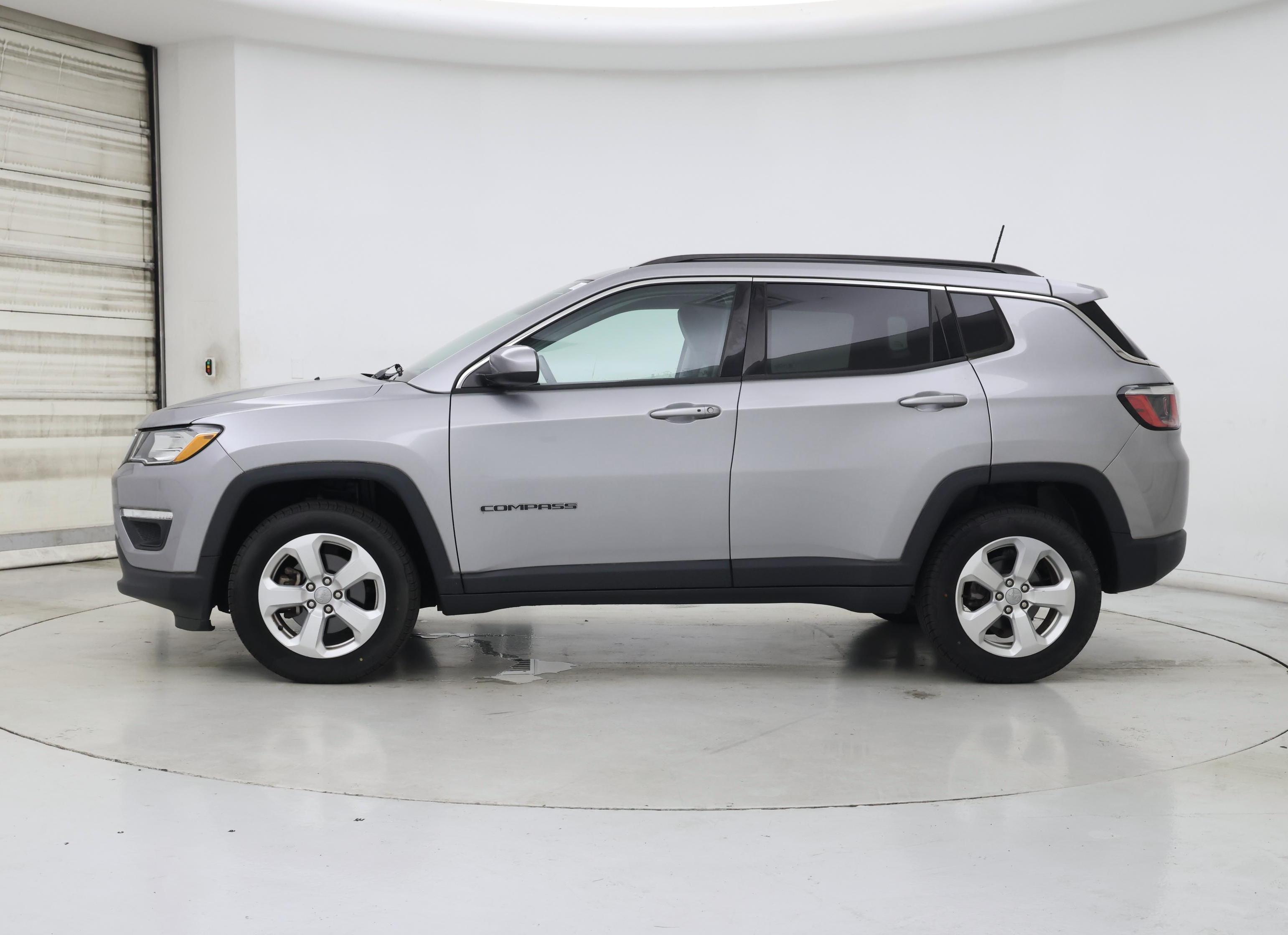 Thumbnail: 2019 Jeep Compass - 3