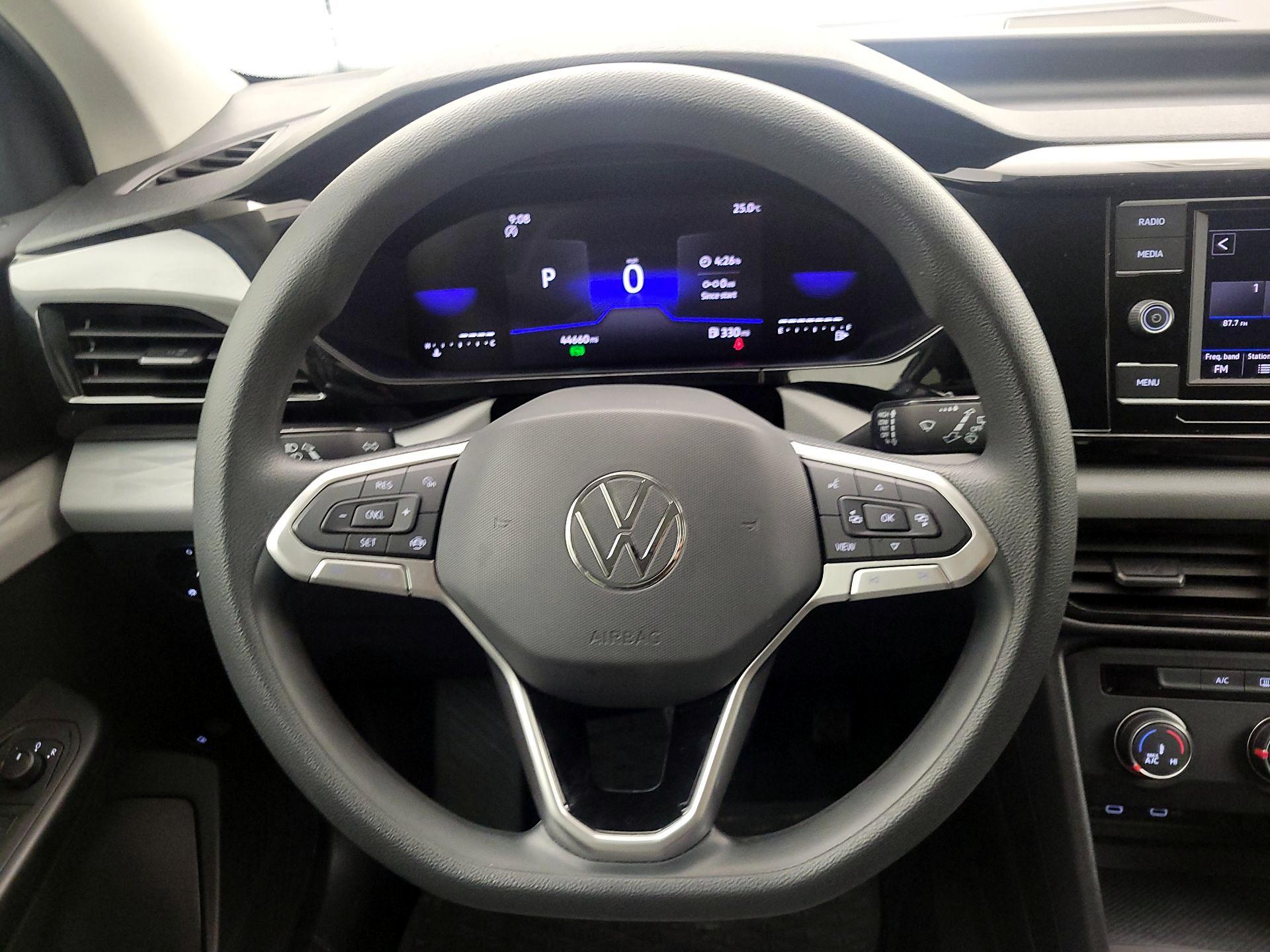 Thumbnail: 2022 Volkswagen Taos - 10