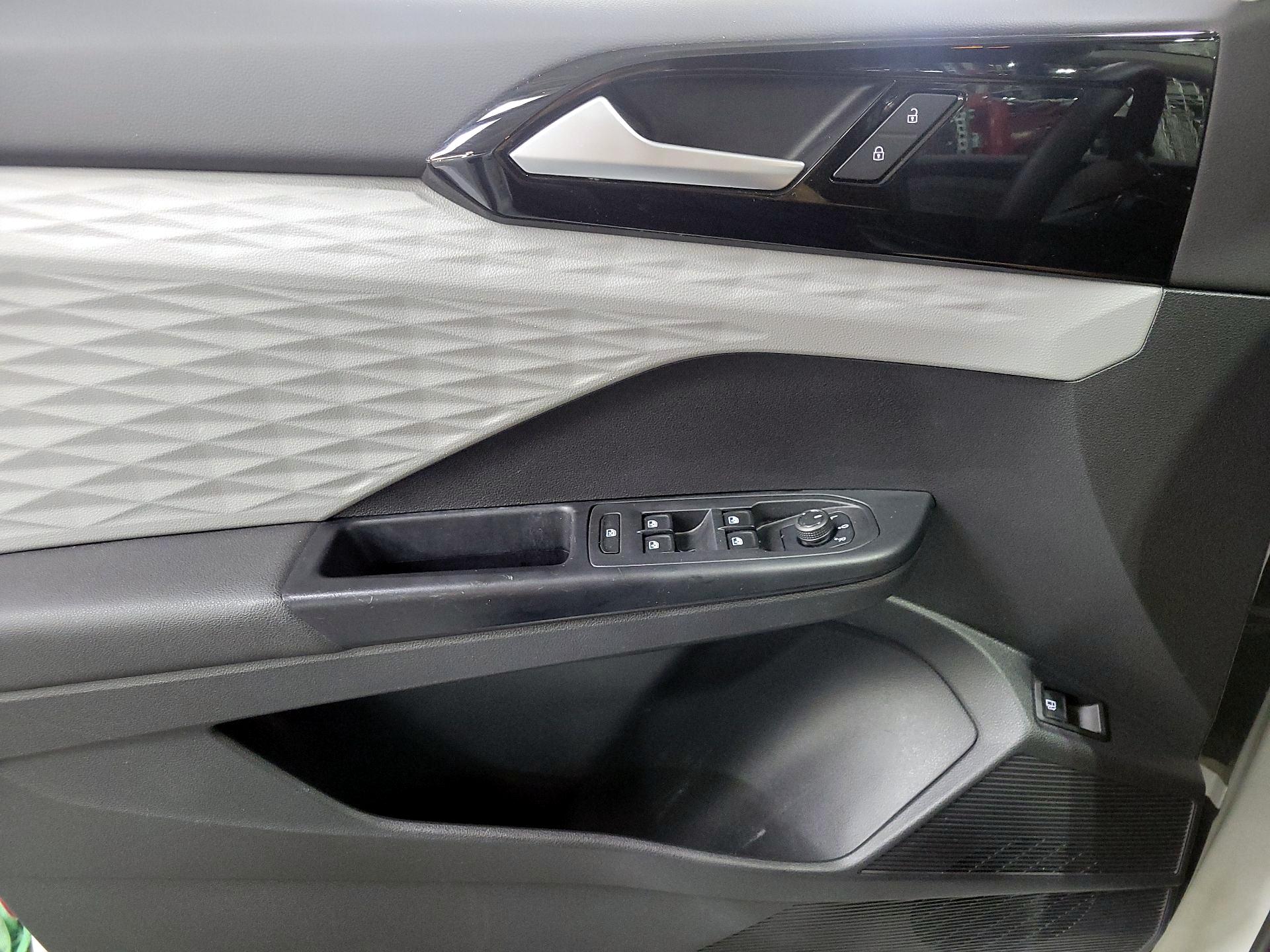 Thumbnail: 2022 Volkswagen Taos - 12