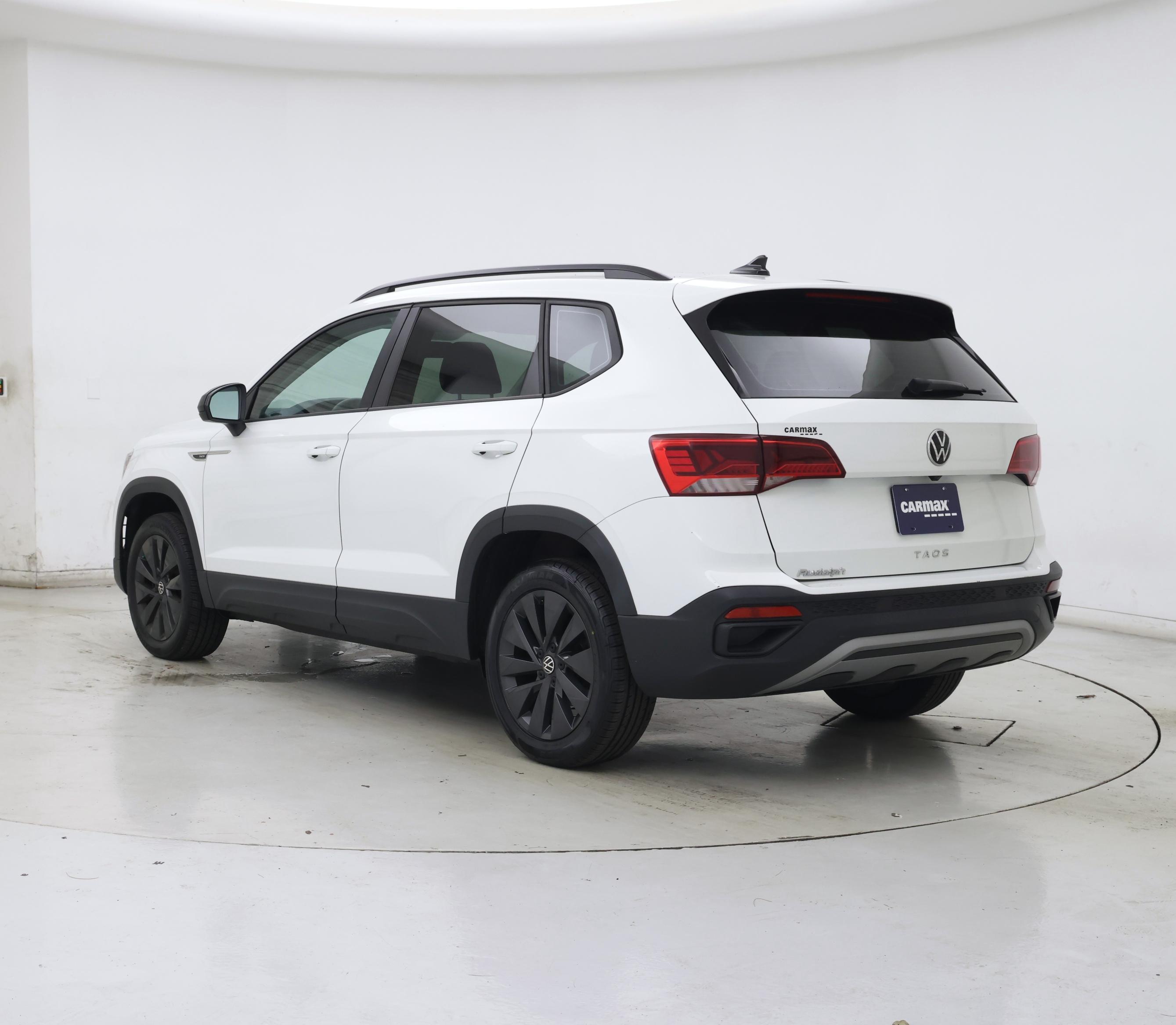 Thumbnail: 2022 Volkswagen Taos - 2