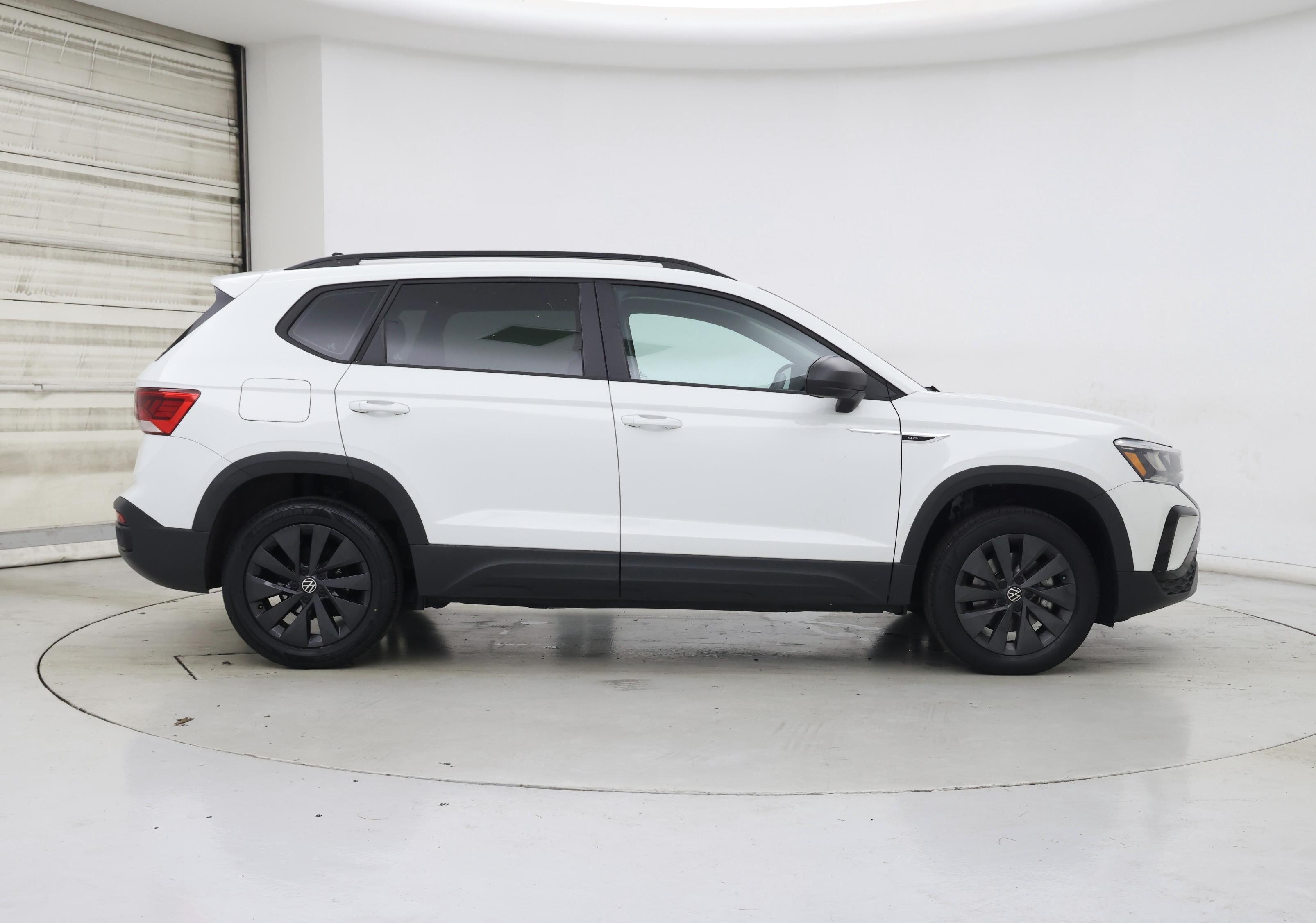 Thumbnail: 2022 Volkswagen Taos - 7