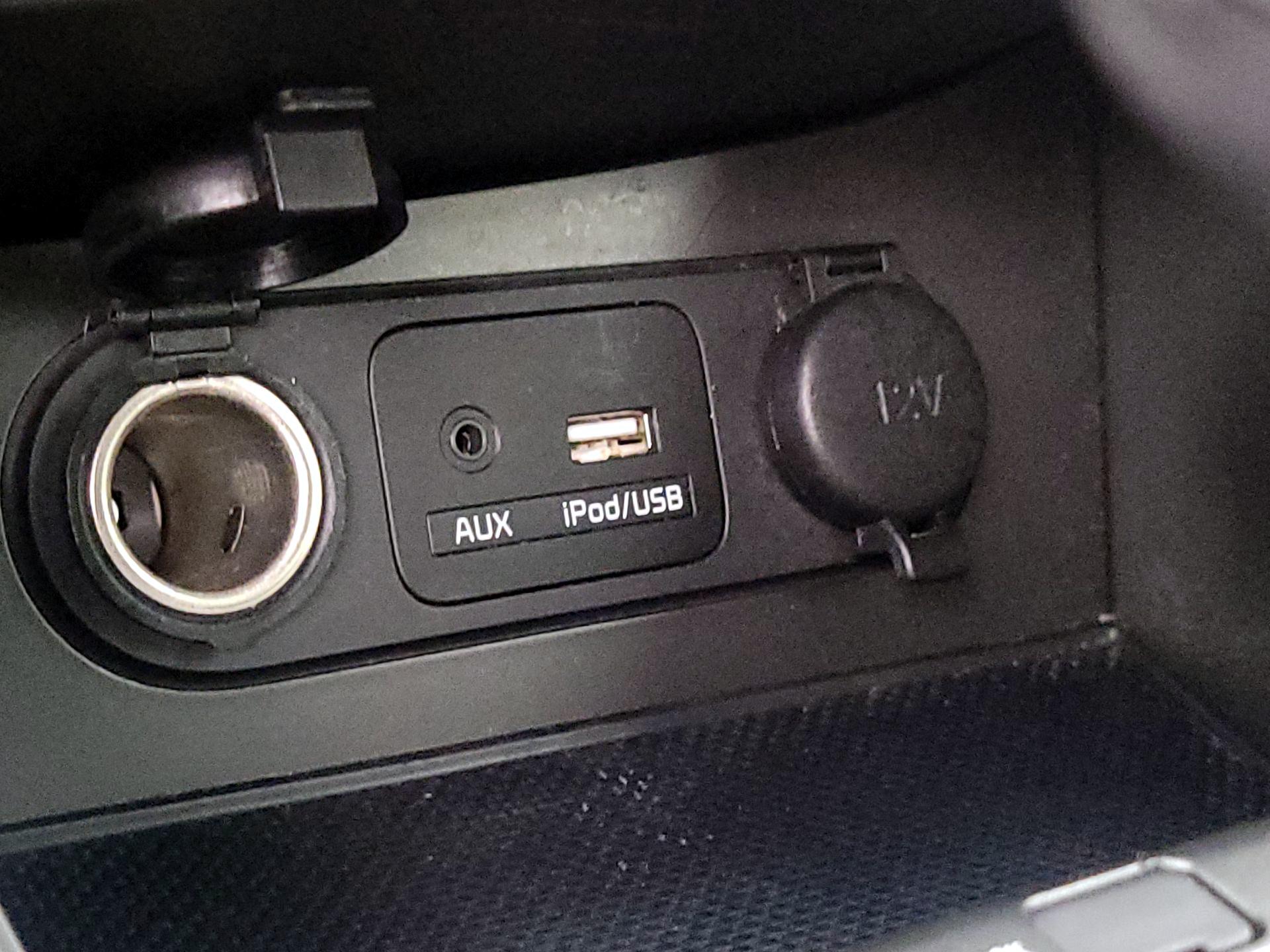Thumbnail: 2015 Kia Optima - 17