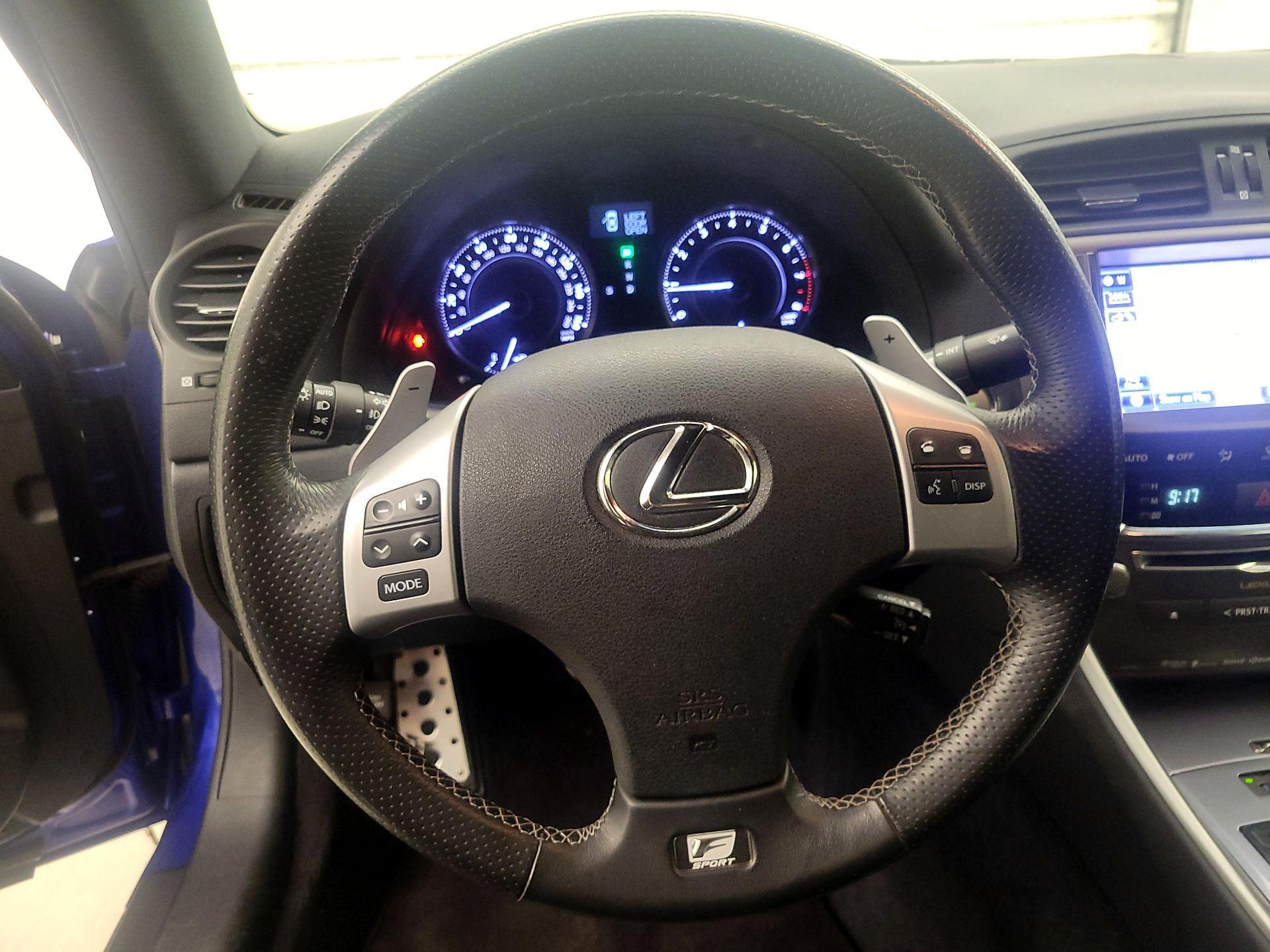 Thumbnail: 2013 Lexus IS - 10
