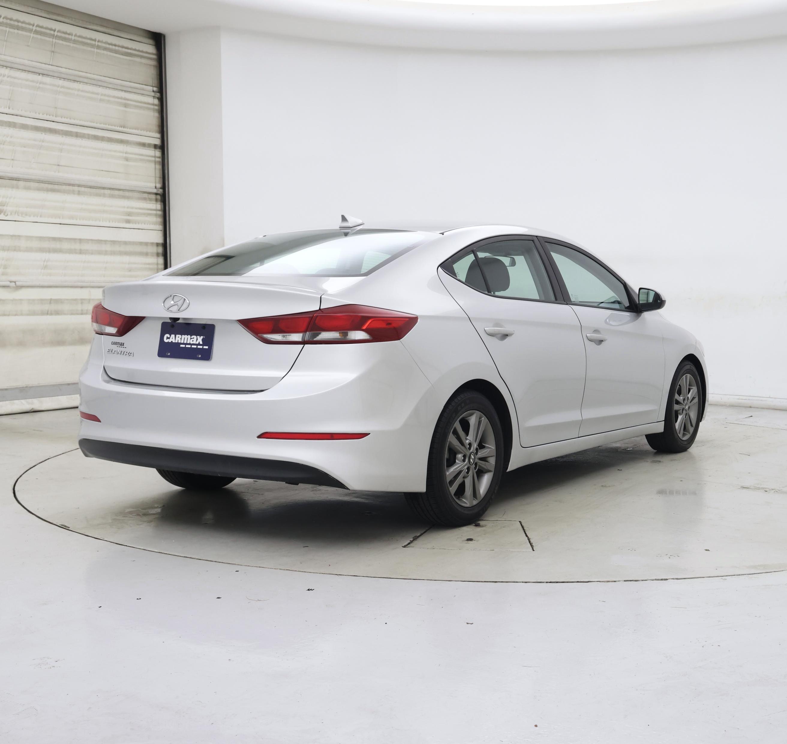 Thumbnail: 2018 Hyundai Elantra - 8
