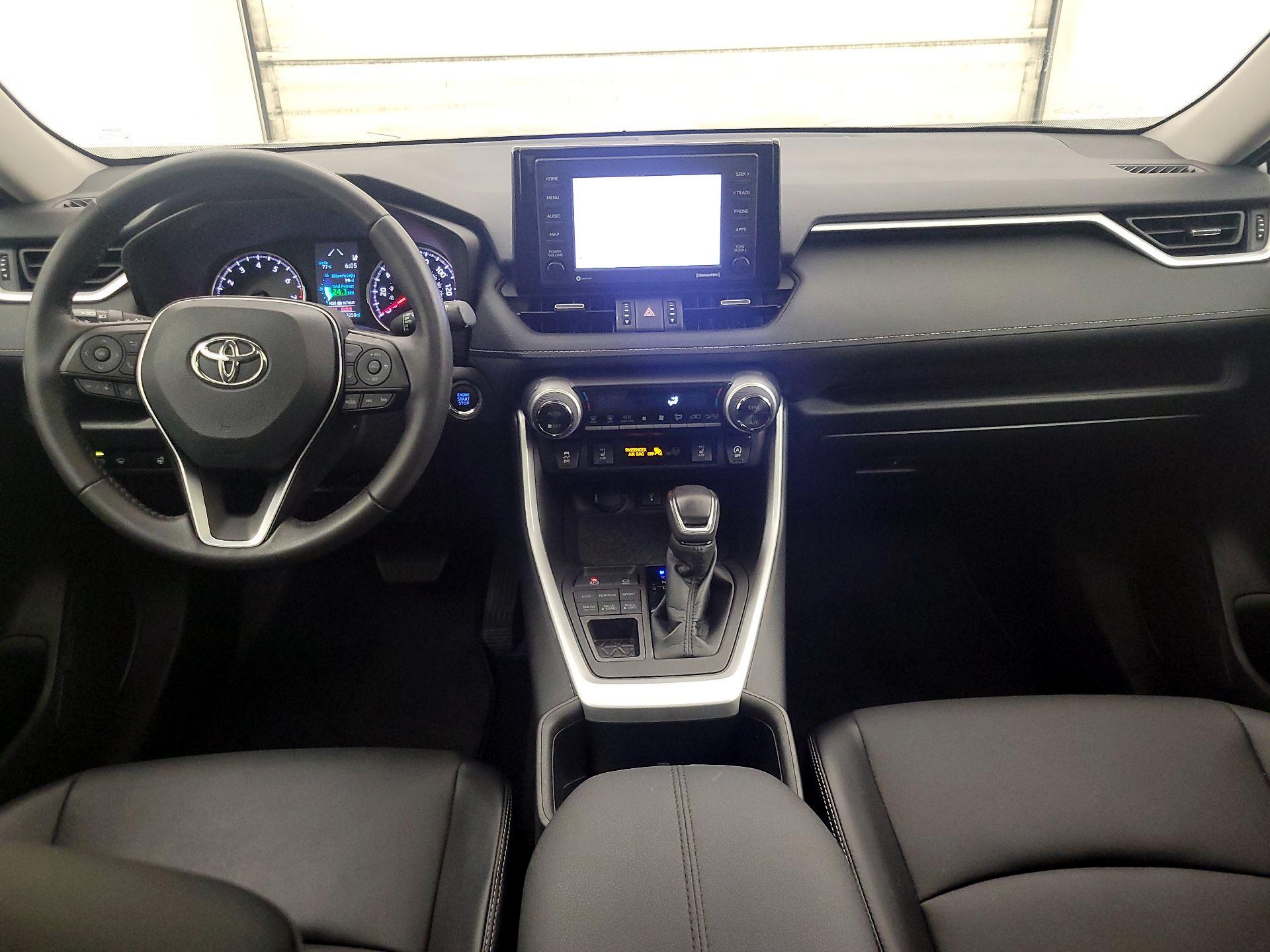 Thumbnail: 2022 Toyota RAV4 - 9