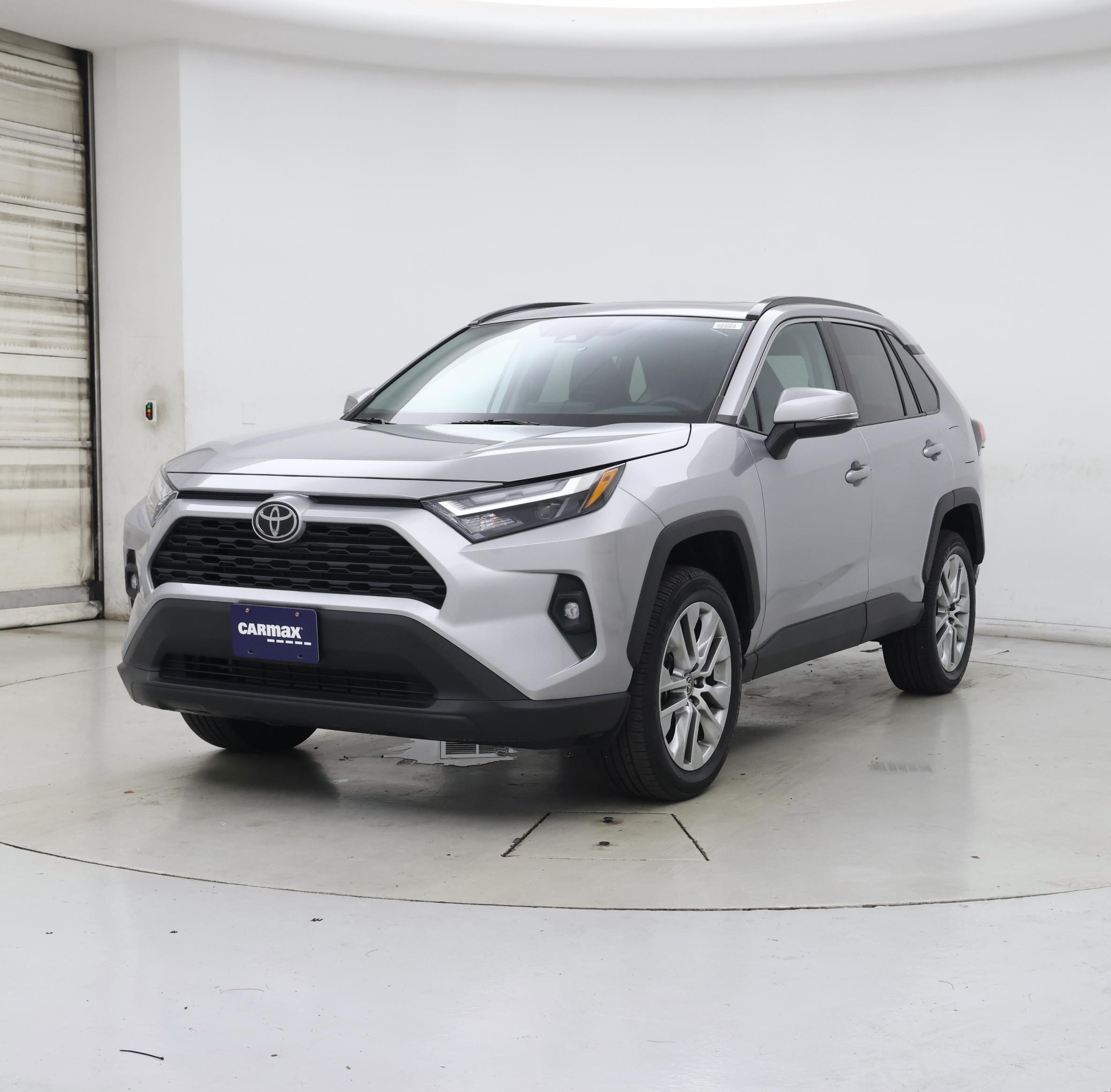Thumbnail: 2022 Toyota RAV4 - 4