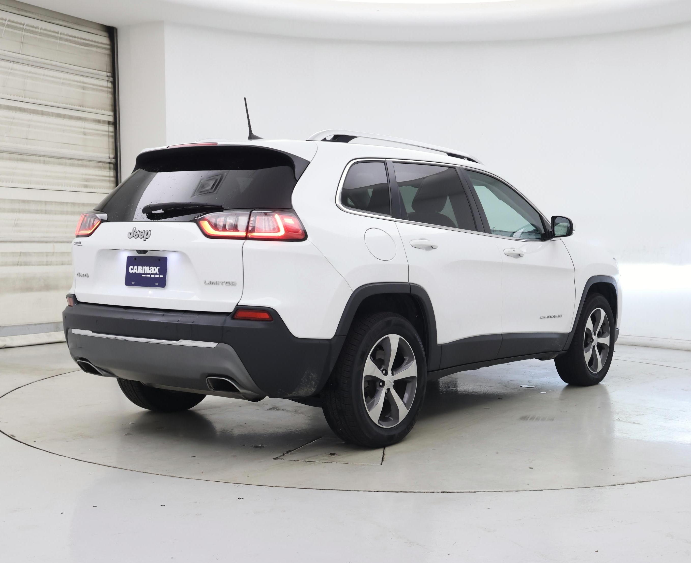 Thumbnail: 2019 Jeep Cherokee - 8
