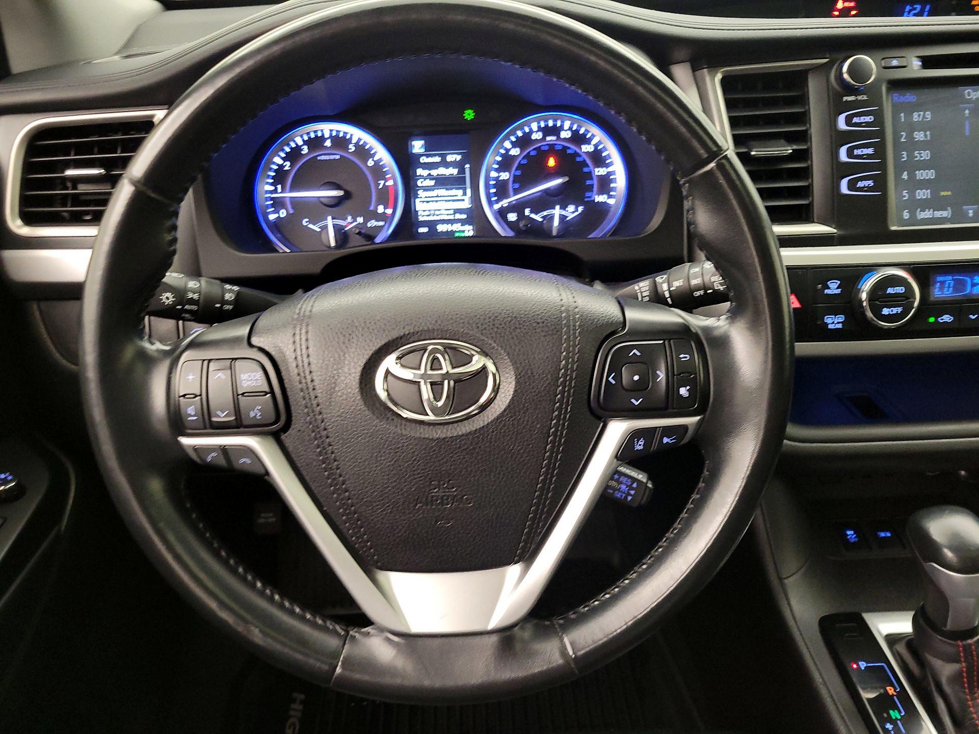 Thumbnail: 2019 Toyota Highlander - 10