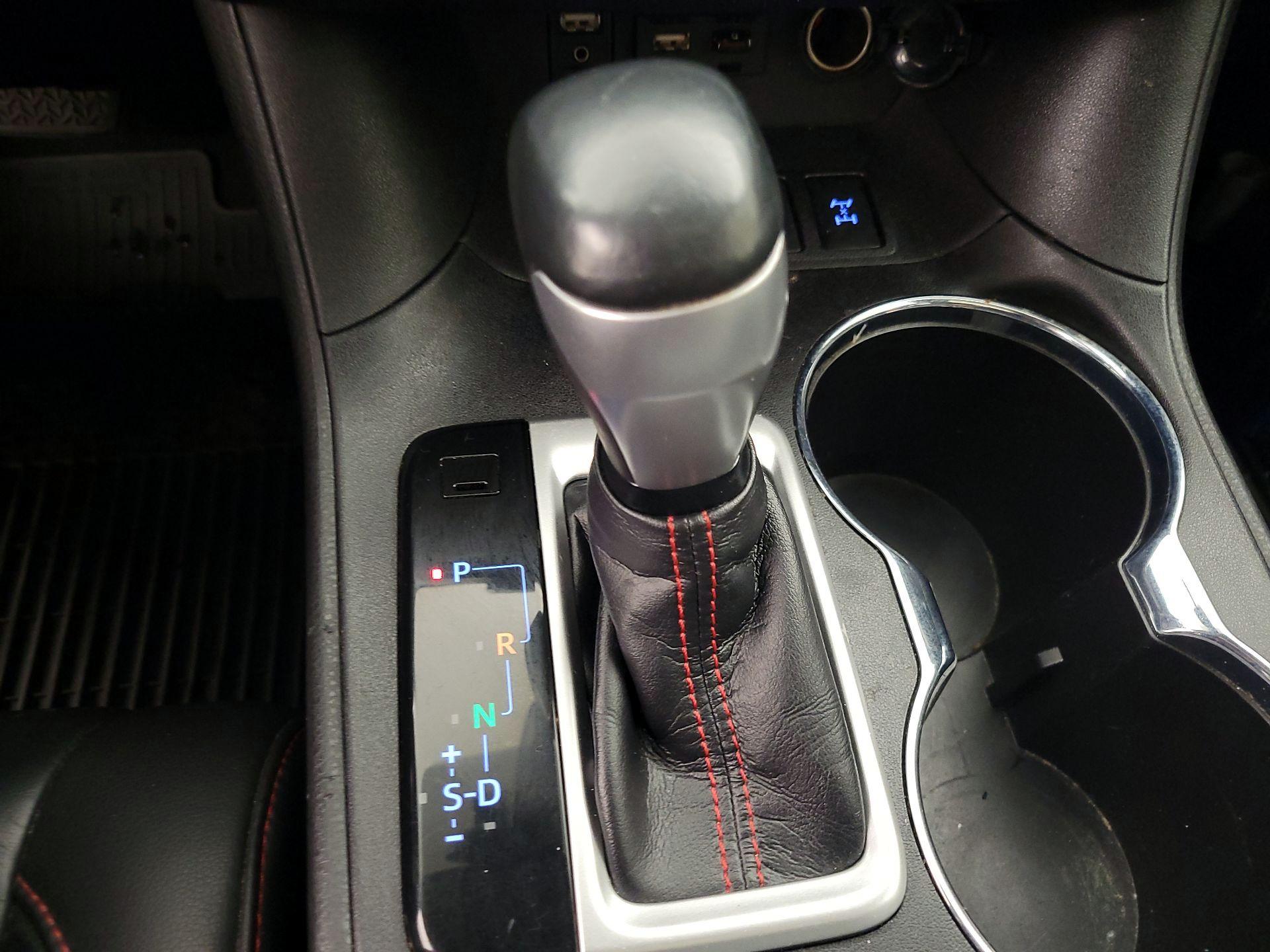 Thumbnail: 2019 Toyota Highlander - 17