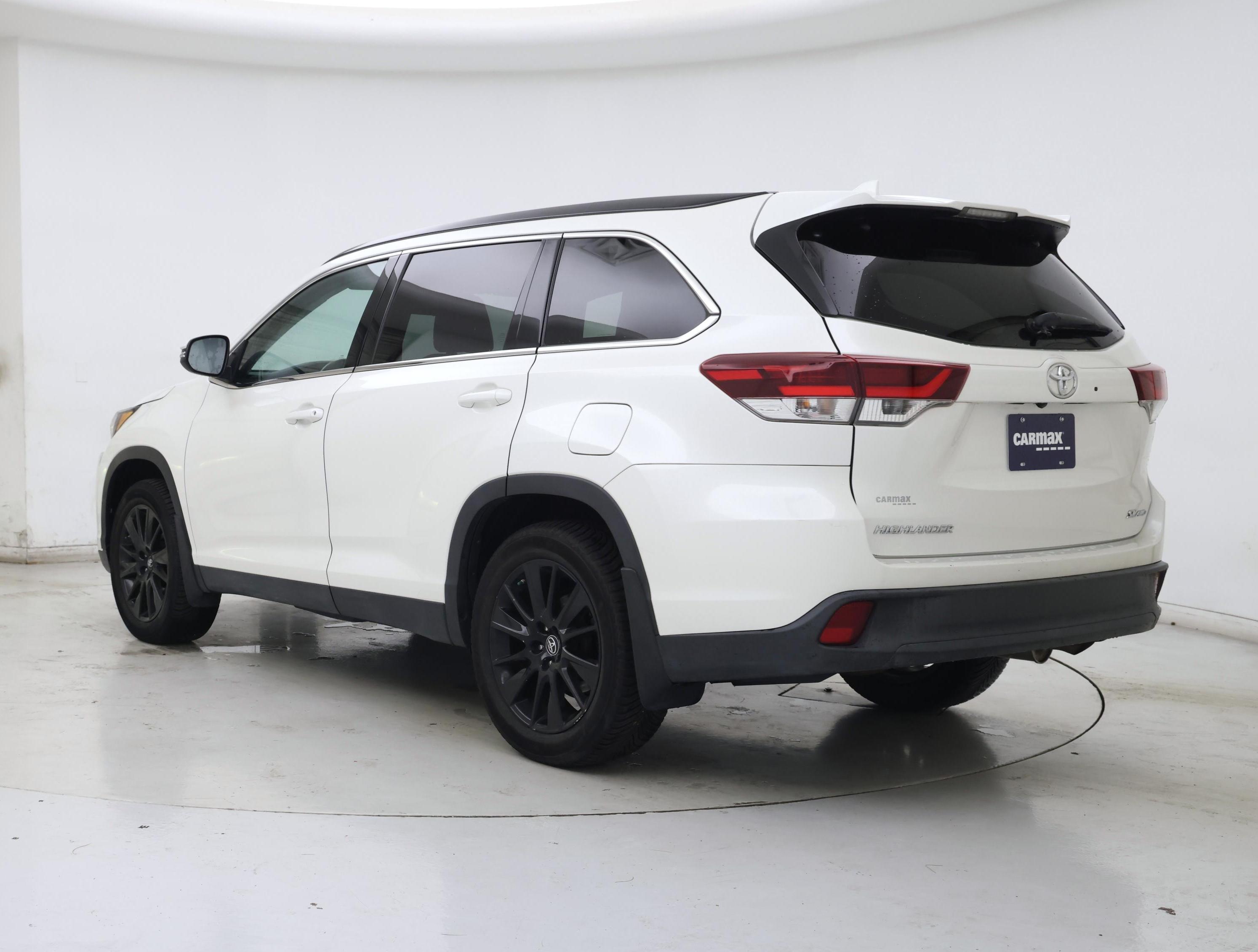 Thumbnail: 2019 Toyota Highlander - 2