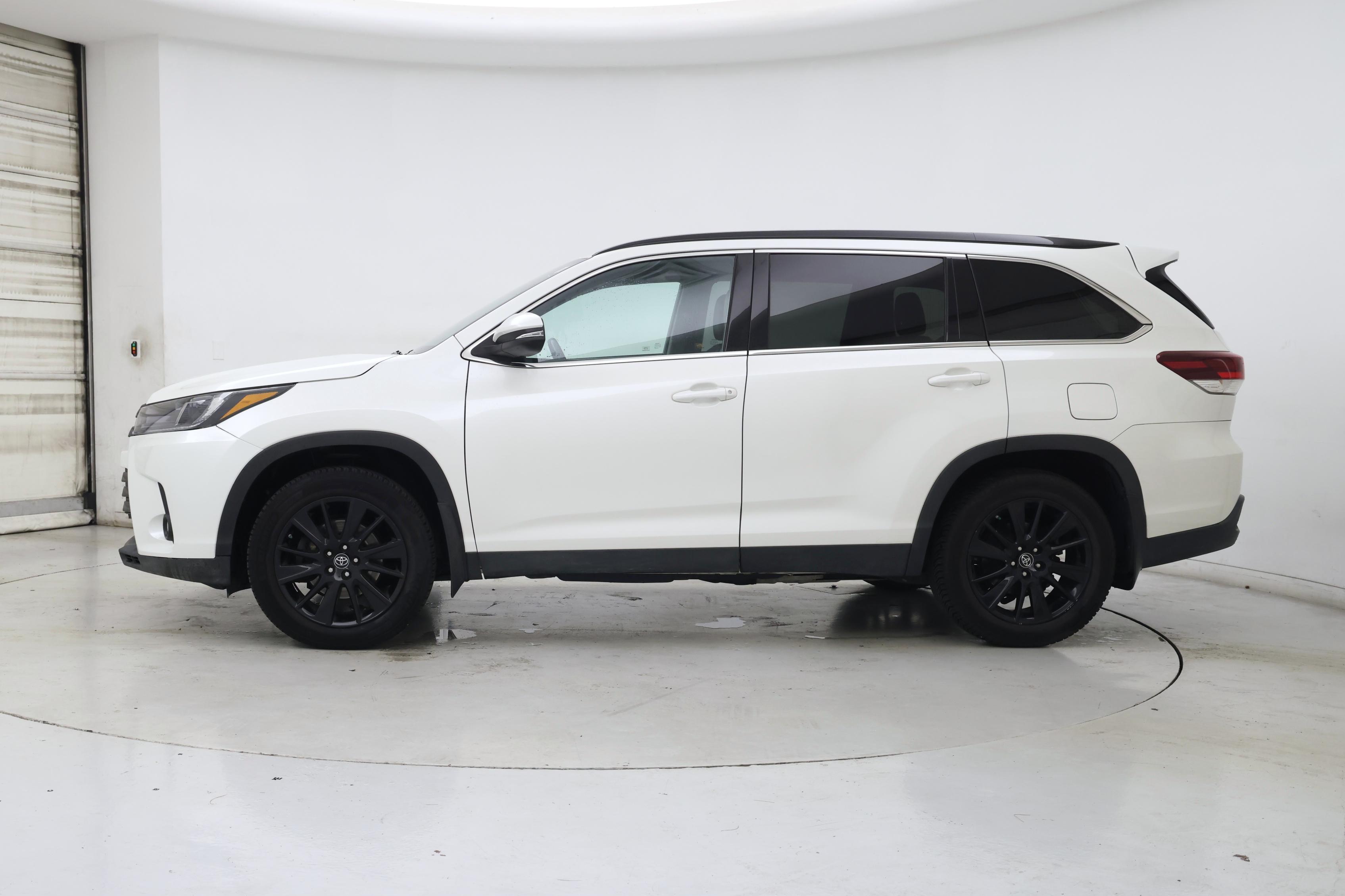 Thumbnail: 2019 Toyota Highlander - 3