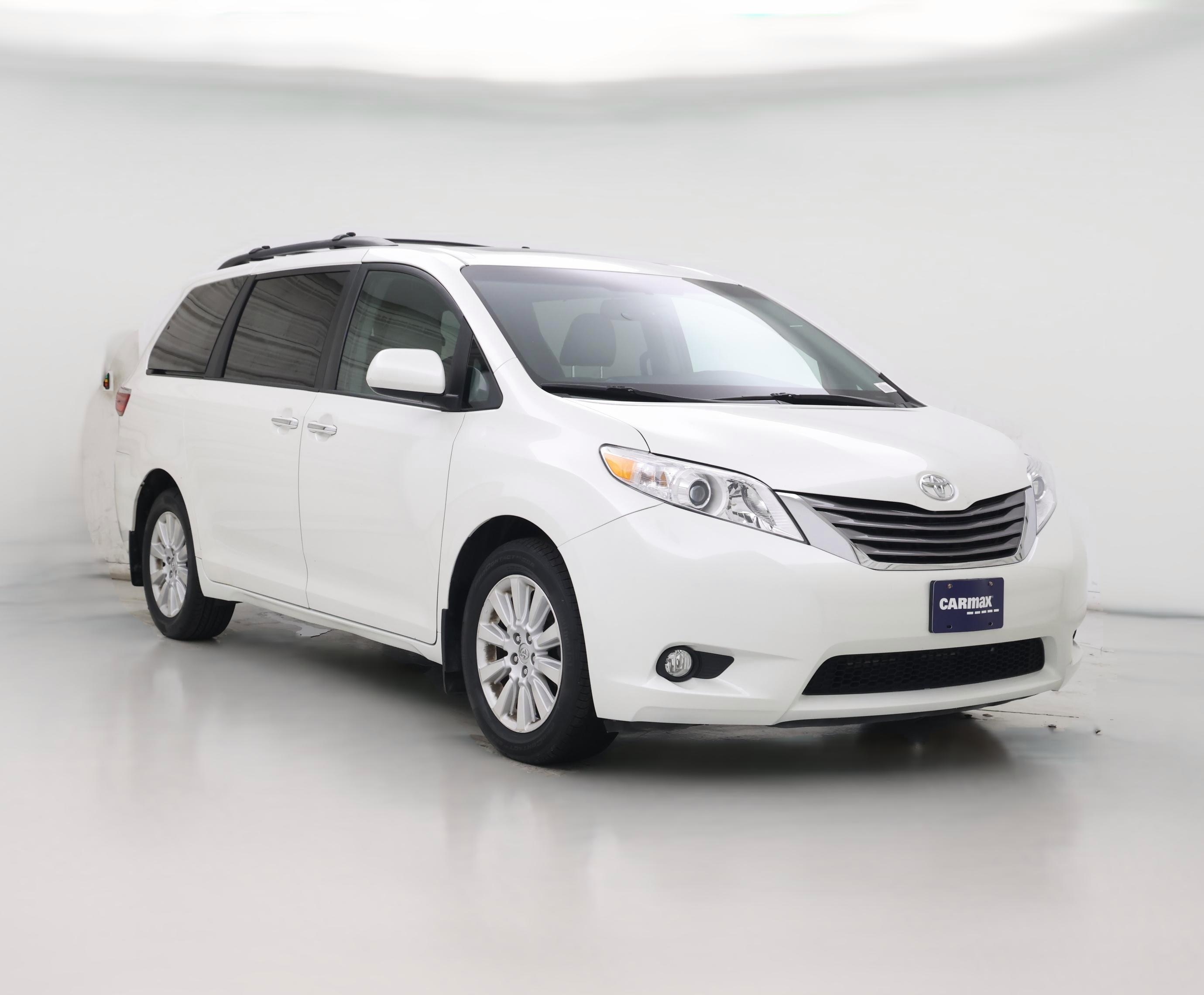 Thumbnail: 2015 Toyota Sienna - 1