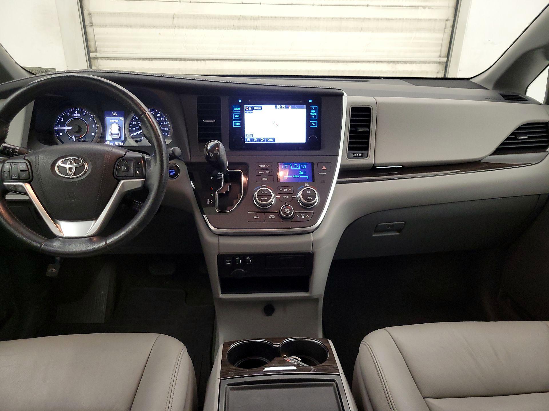 Thumbnail: 2015 Toyota Sienna - 9
