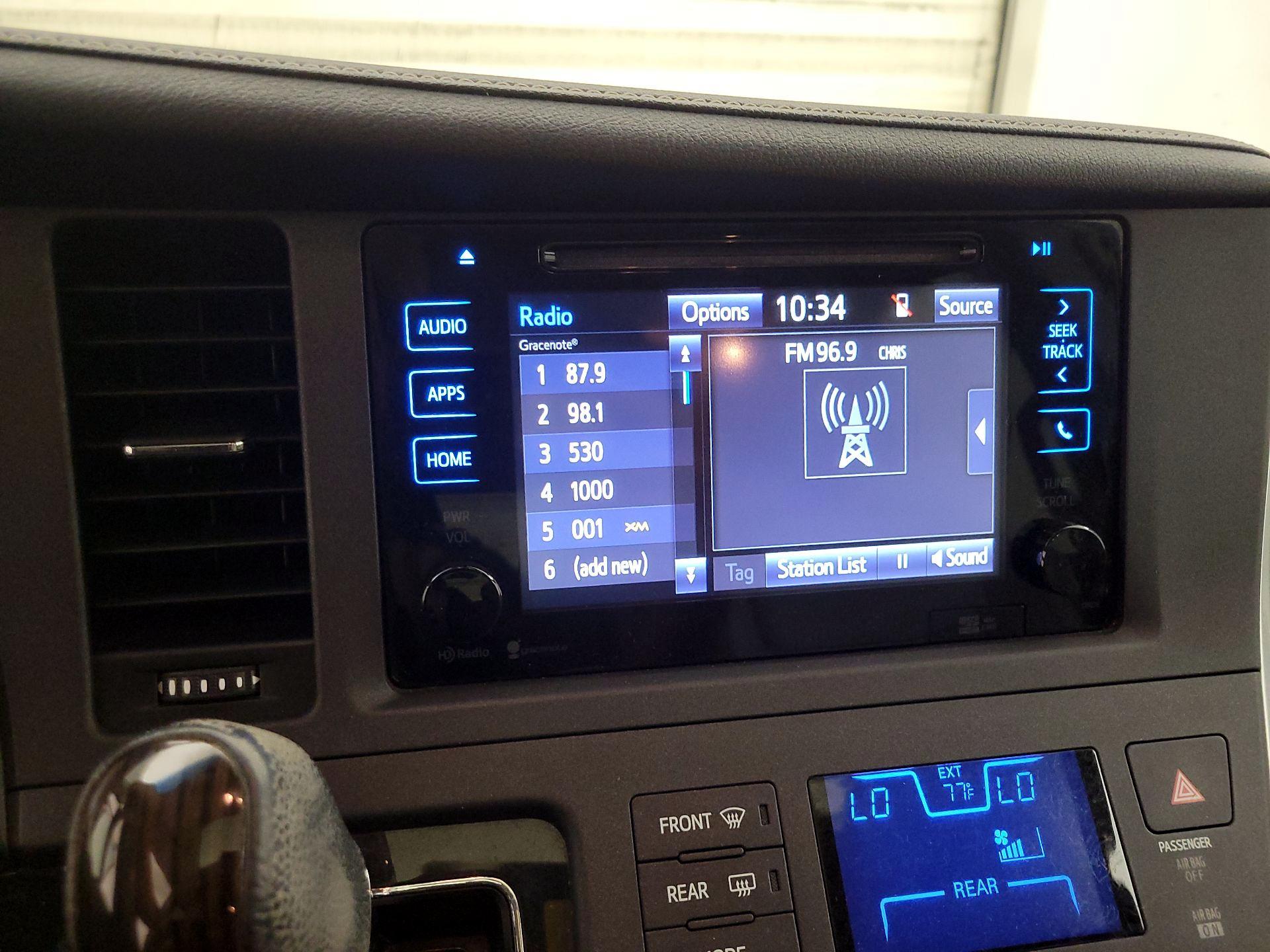 Thumbnail: 2015 Toyota Sienna - 16