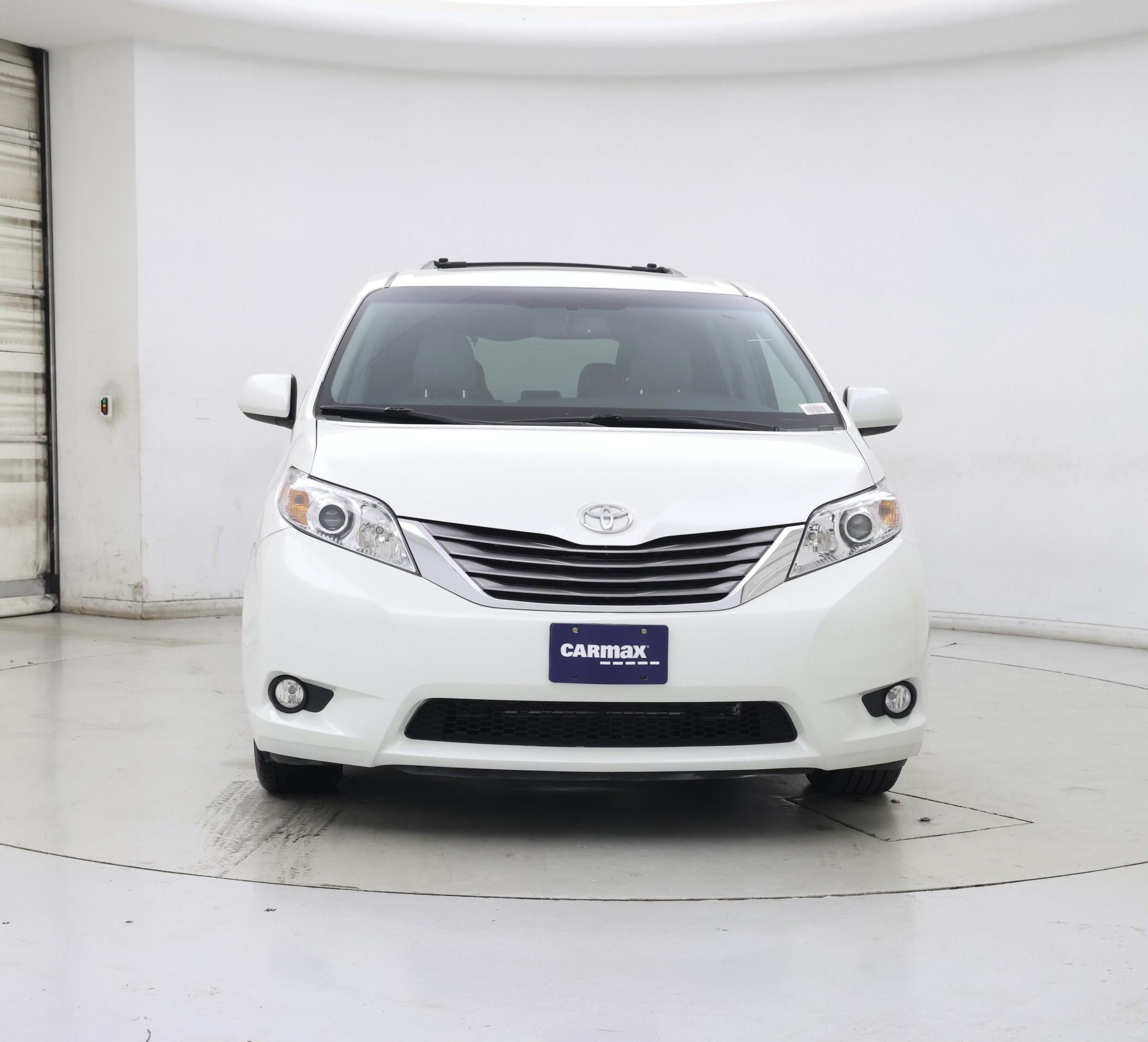 Thumbnail: 2015 Toyota Sienna - 5