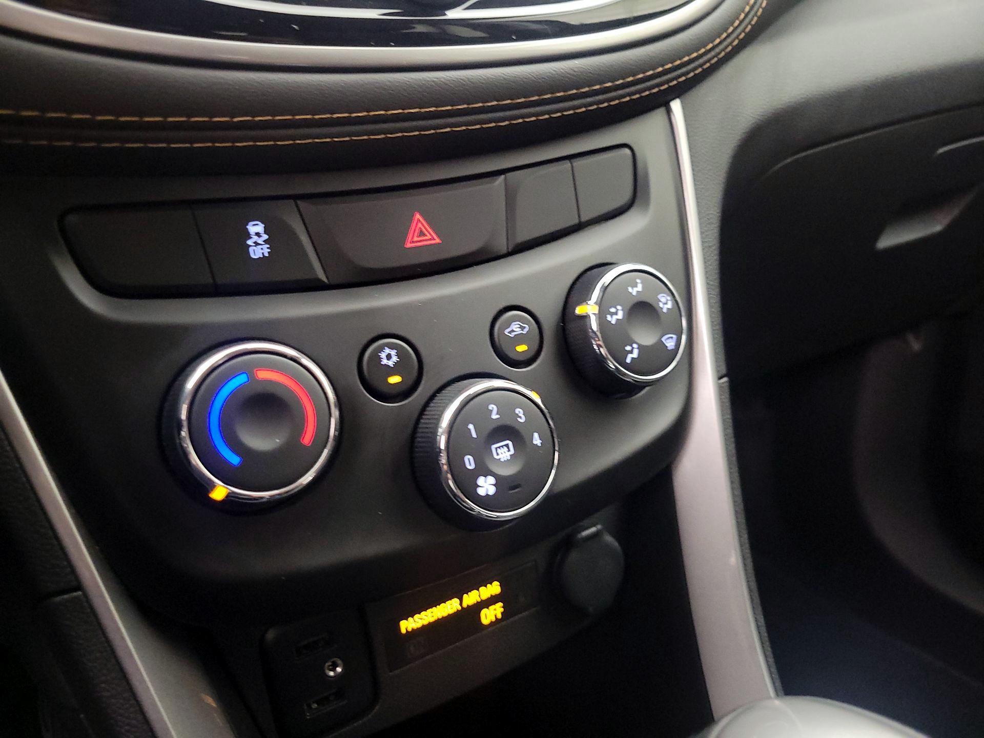 Thumbnail: 2021 Chevrolet Trax - 16