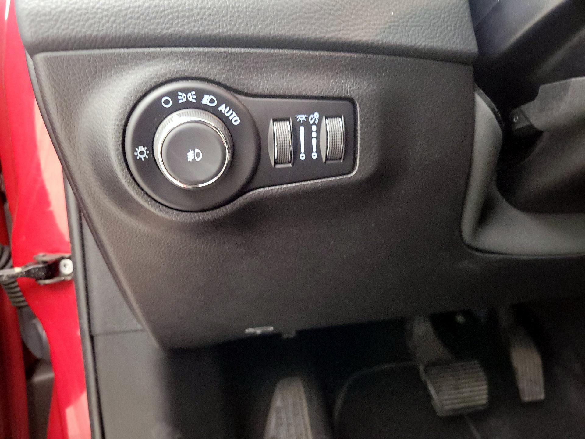 Thumbnail: 2021 Jeep Compass - 13