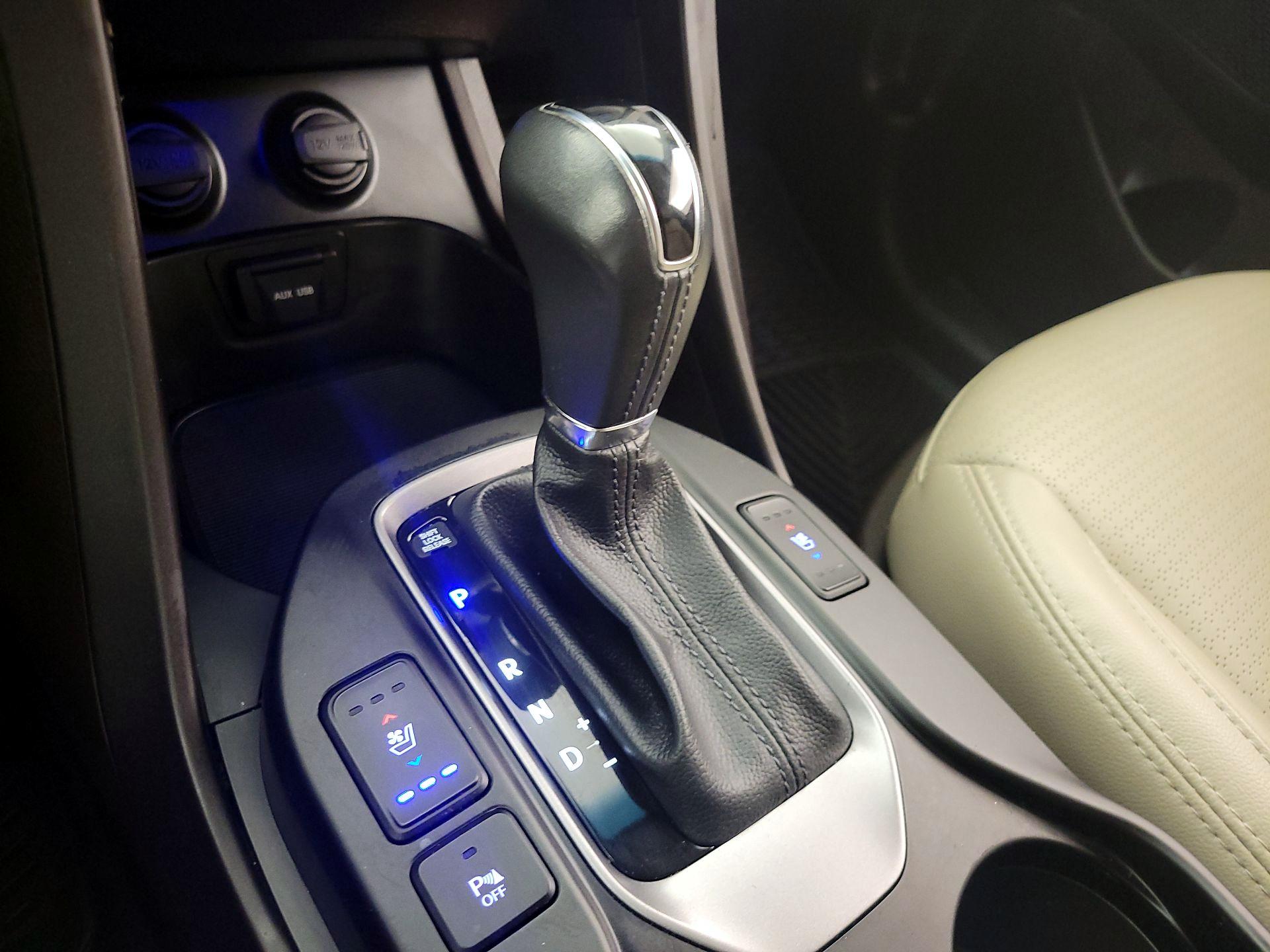 Thumbnail: 2016 Hyundai Santa Fe - 18