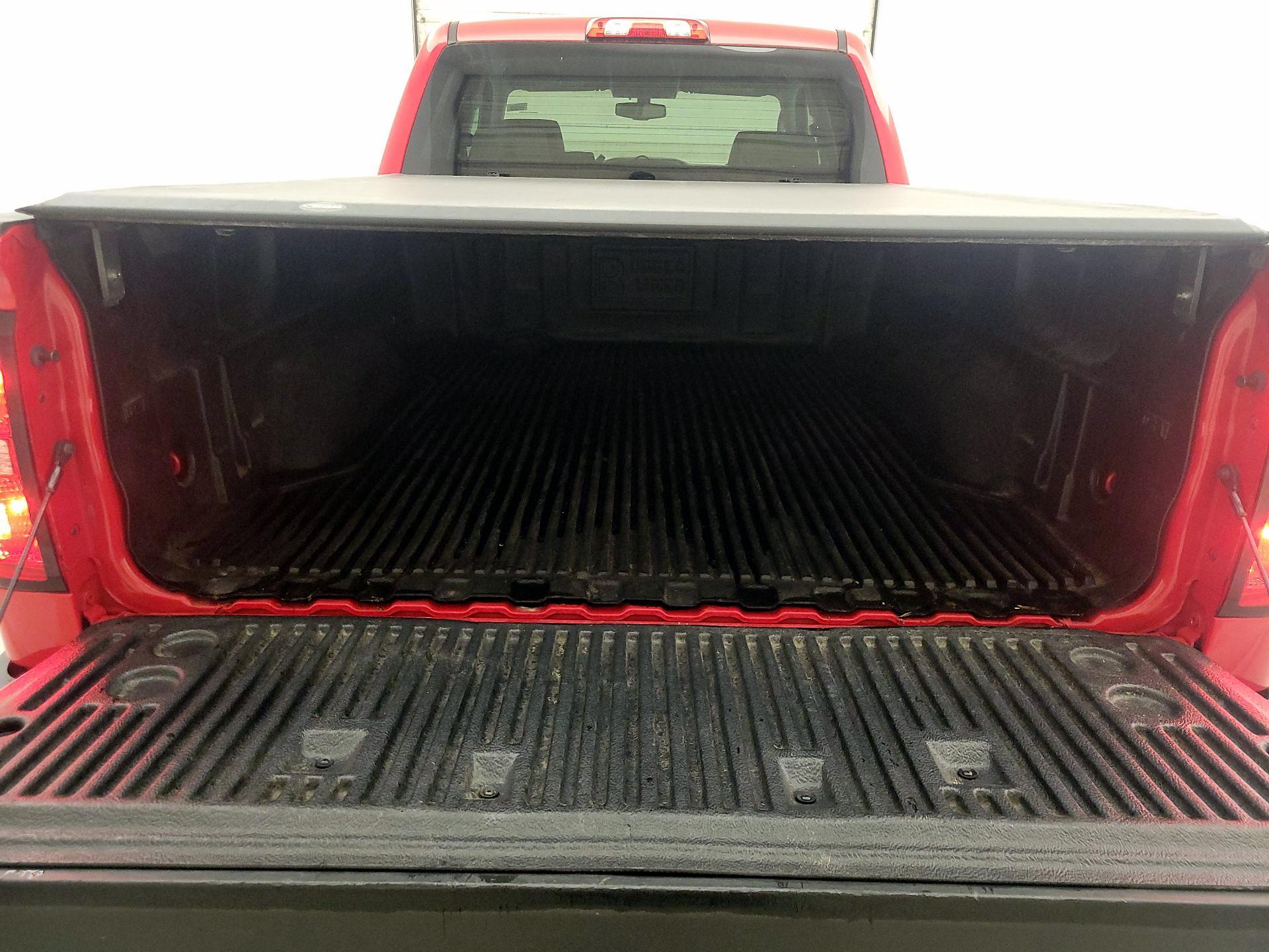 Thumbnail: 2017 Chevrolet Silverado 1500 - 19