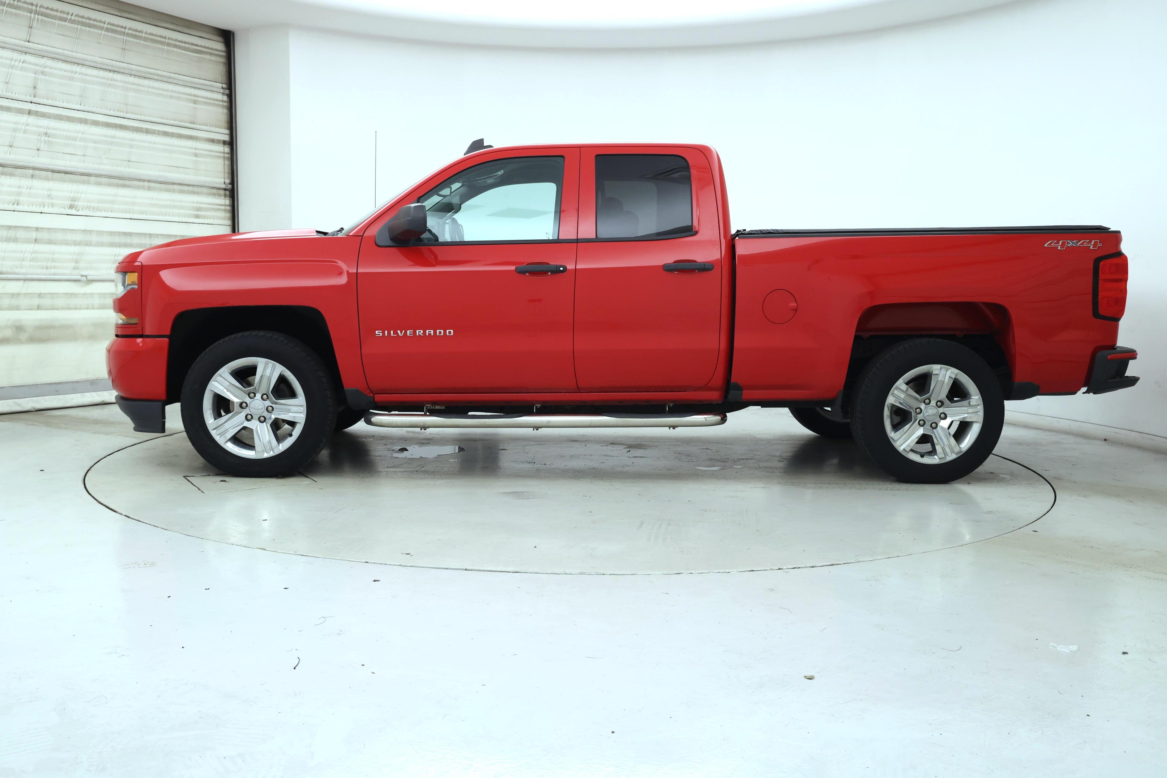 Thumbnail: 2017 Chevrolet Silverado 1500 - 3