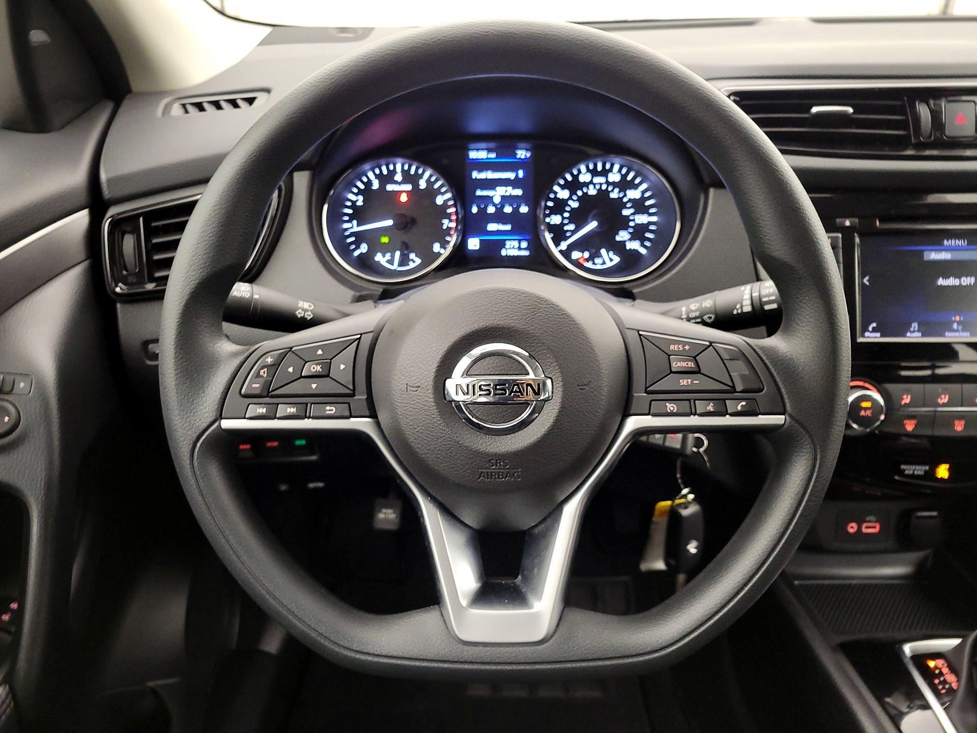 Thumbnail: 2021 Nissan Rogue Sport - 10
