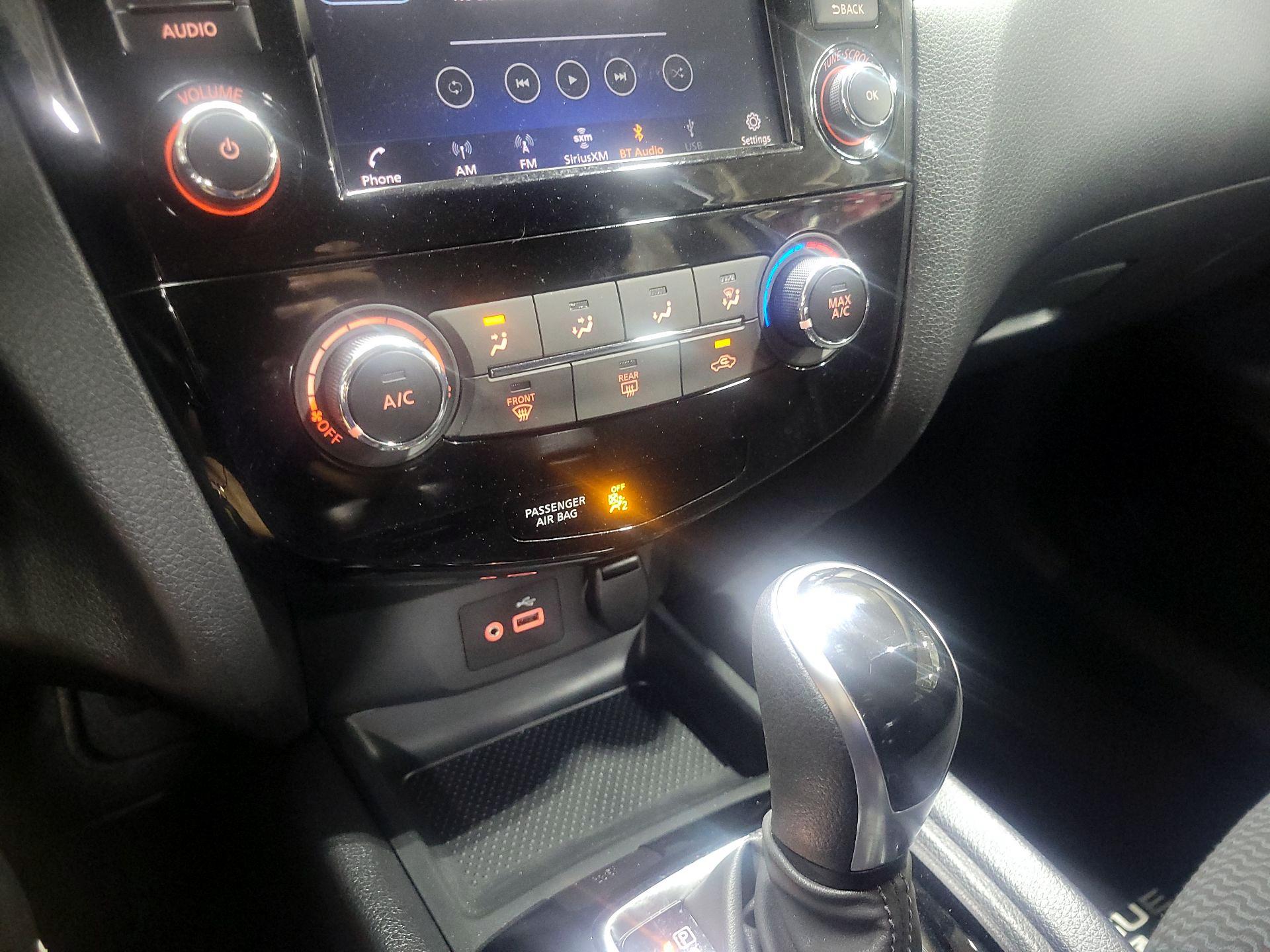 Thumbnail: 2021 Nissan Rogue Sport - 16