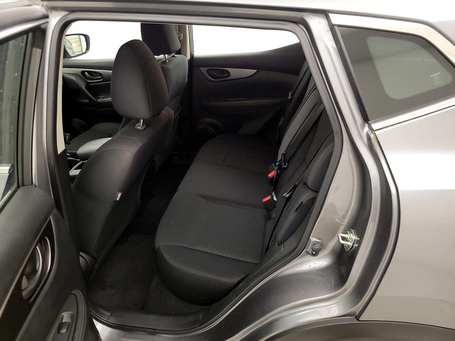 Thumbnail: 2021 Nissan Rogue Sport - 19