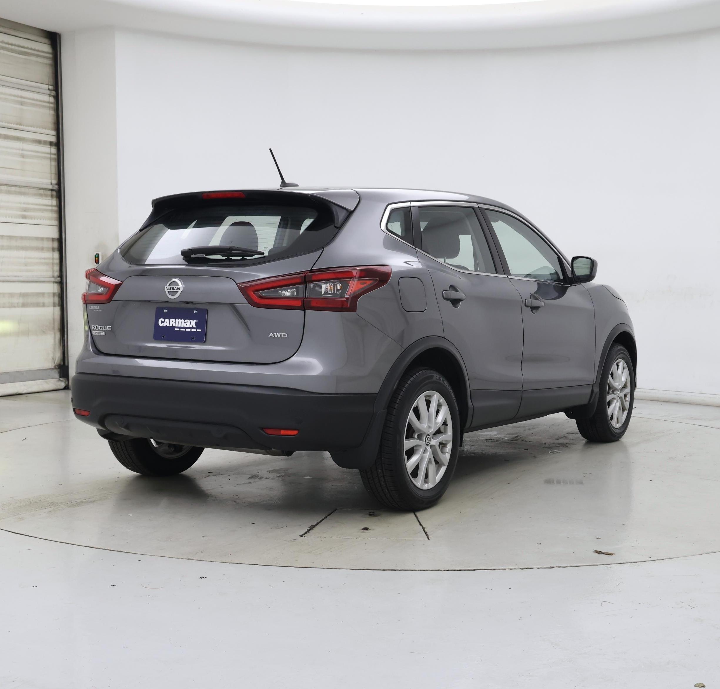 Thumbnail: 2021 Nissan Rogue Sport - 8